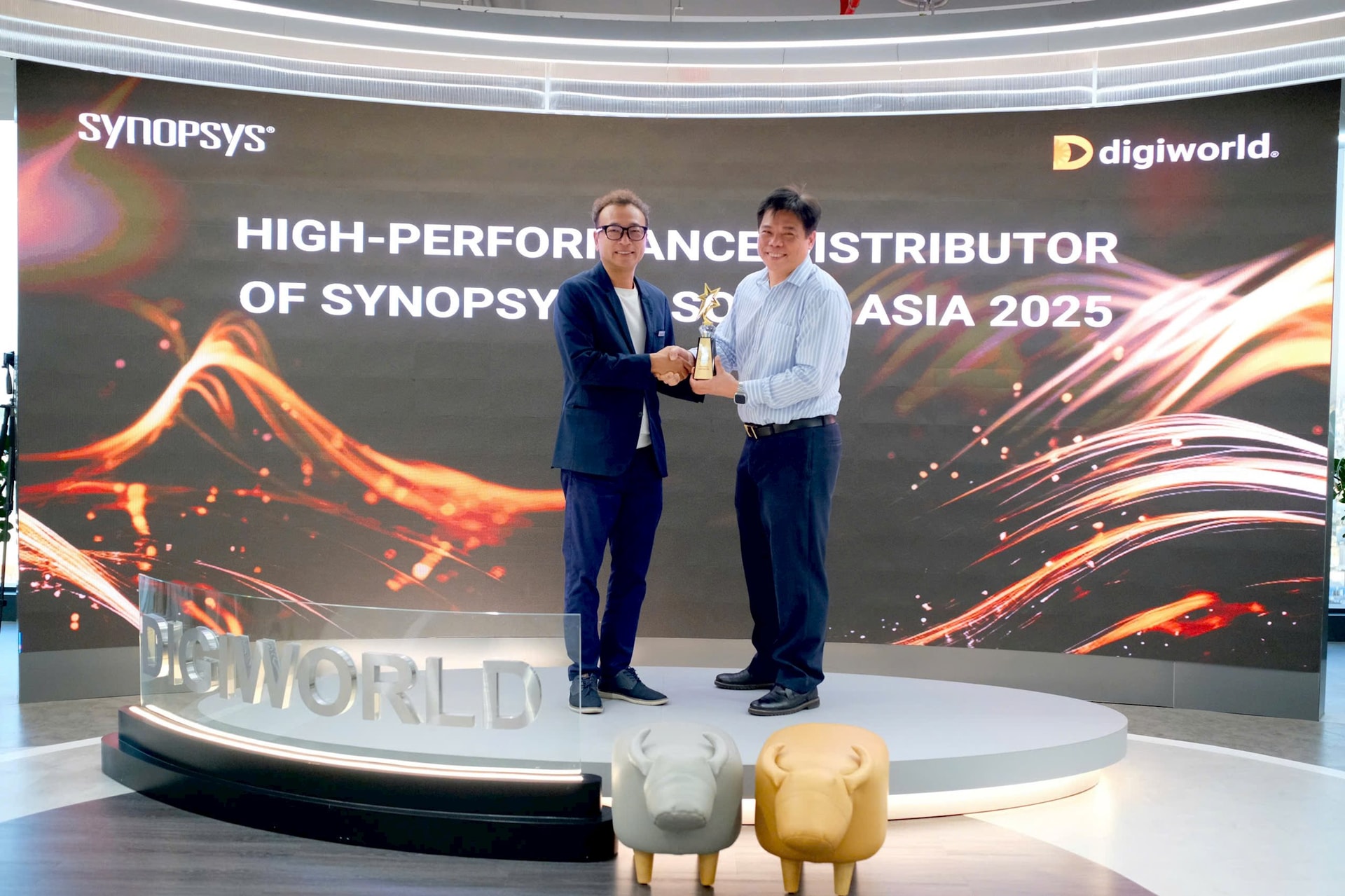 DGW X SYNOPSYS: Mắt xích quan trọng trong kỷ nguyên dữ liệu và bán dẫn - Ảnh 2