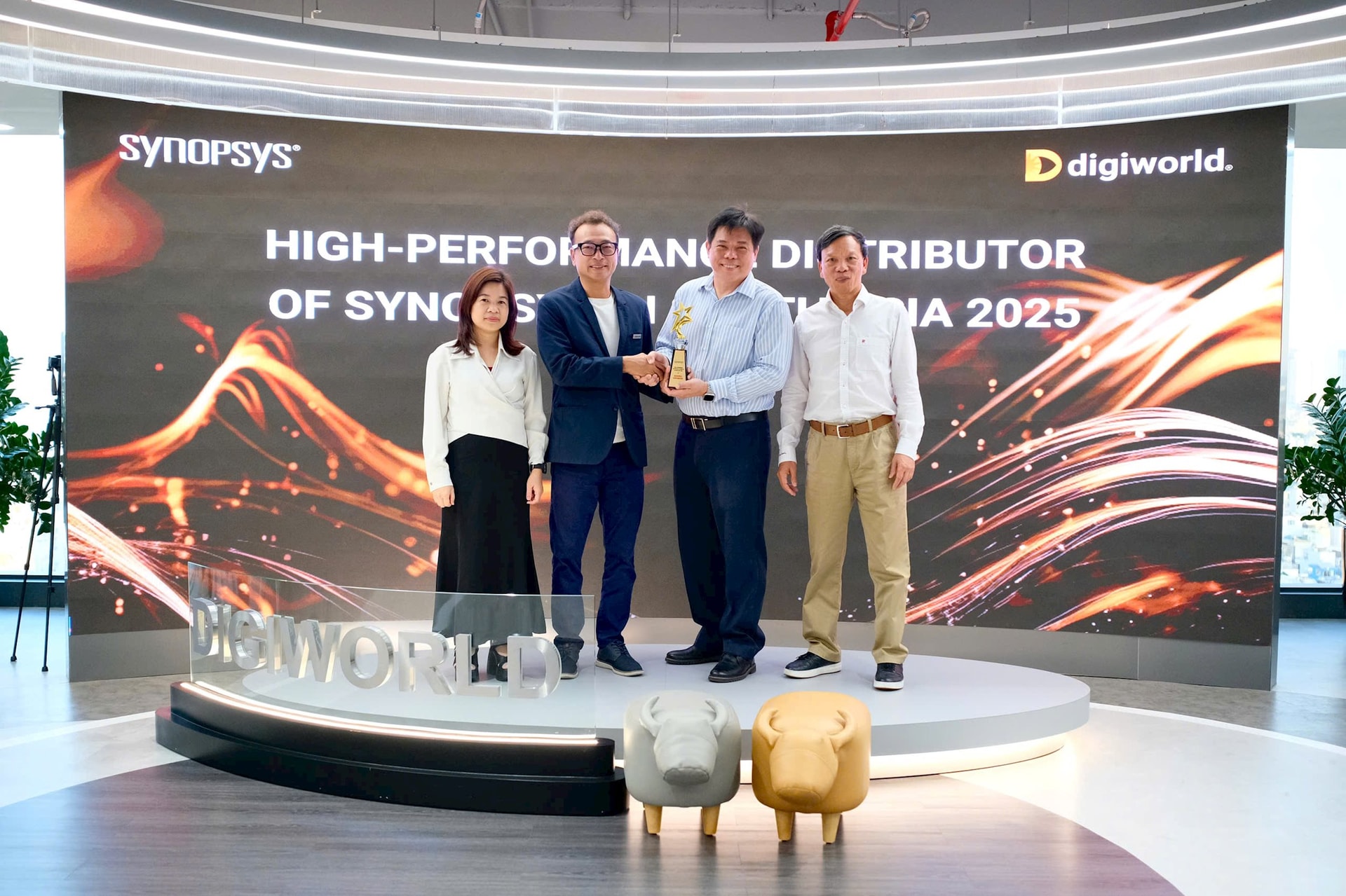 DGW X SYNOPSYS: Mắt xích quan trọng trong kỷ nguyên dữ liệu và bán dẫn - Ảnh 1