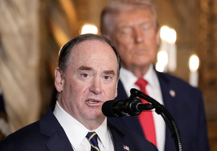 Mỹ sa thải Bộ trưởng Hải quân, ông Hùng Cao lên thay - Ảnh 1