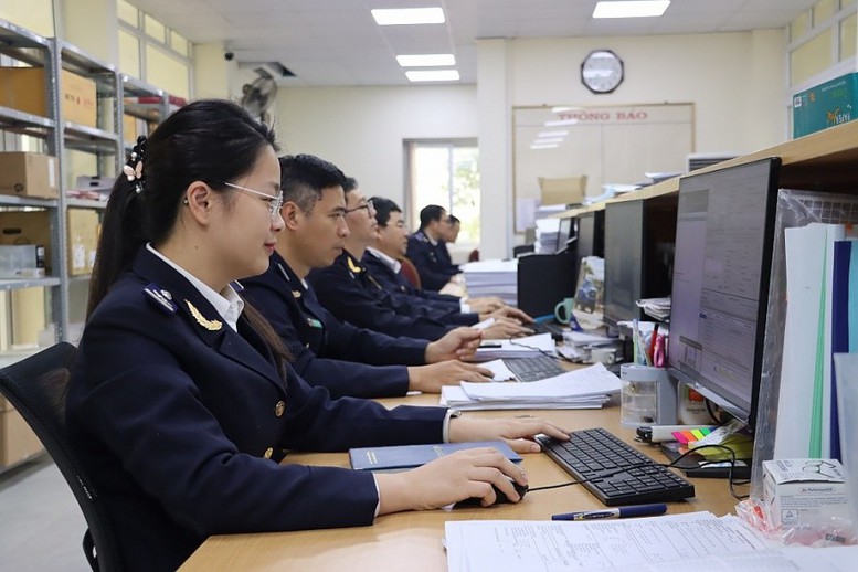 Hải quan ra công văn 'khẩn', bảo đảm thông suốt xuất nhập khẩu khi hệ thống tạm dừng - Ảnh 1