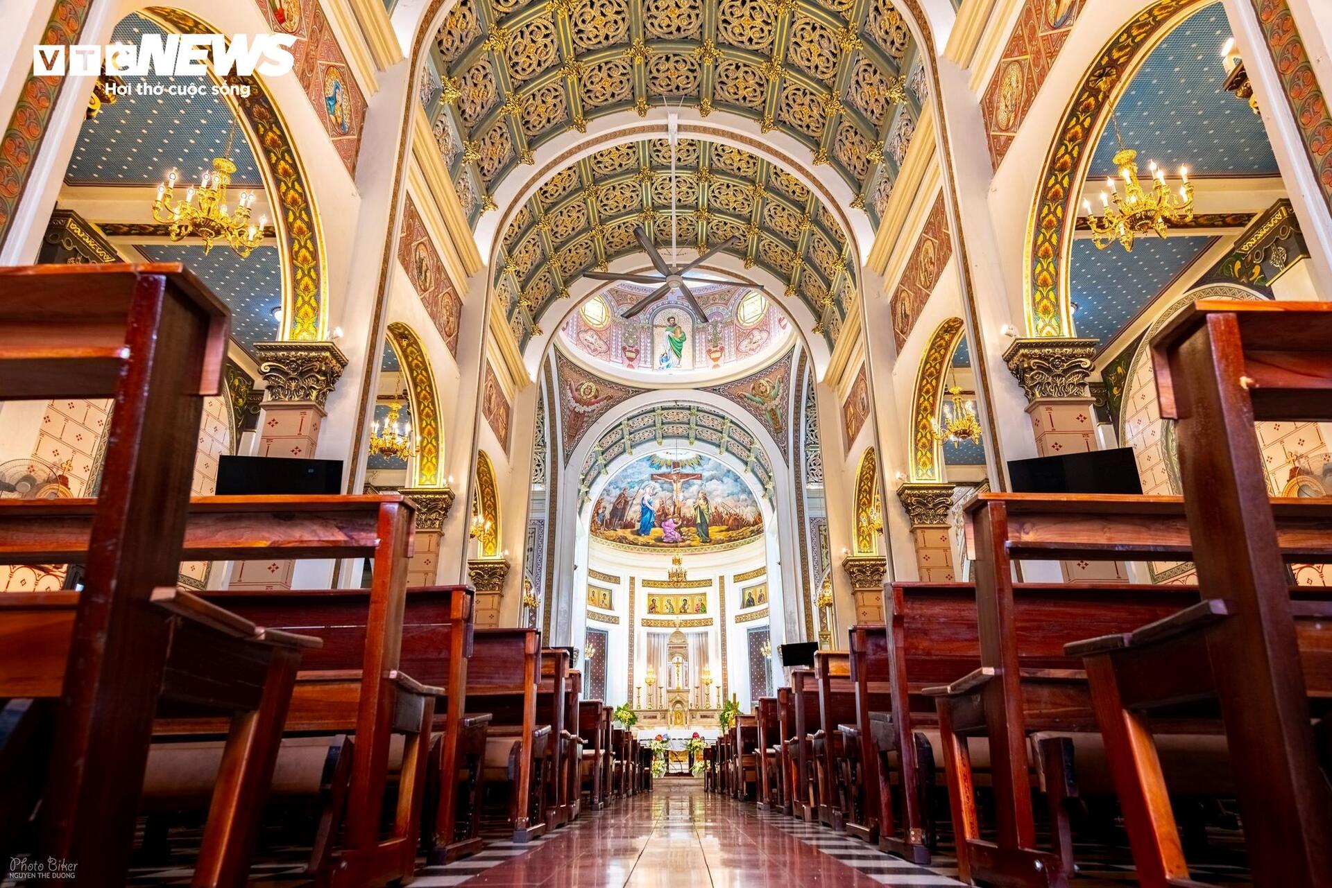 Chiêm ngưỡng thánh đường hơn 100 năm tuổi với kiến trúc độc đáo ở TP.HCM - Ảnh 14