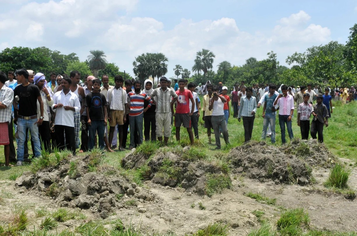 Thảm kịch học đường ám ảnh nhất lịch sử Ấn Độ: 23 học sinh tử vong vì cơm nhiễm thuốc độc, cảnh sát lần đầu hé lộ hành trình phá án - Ảnh 6