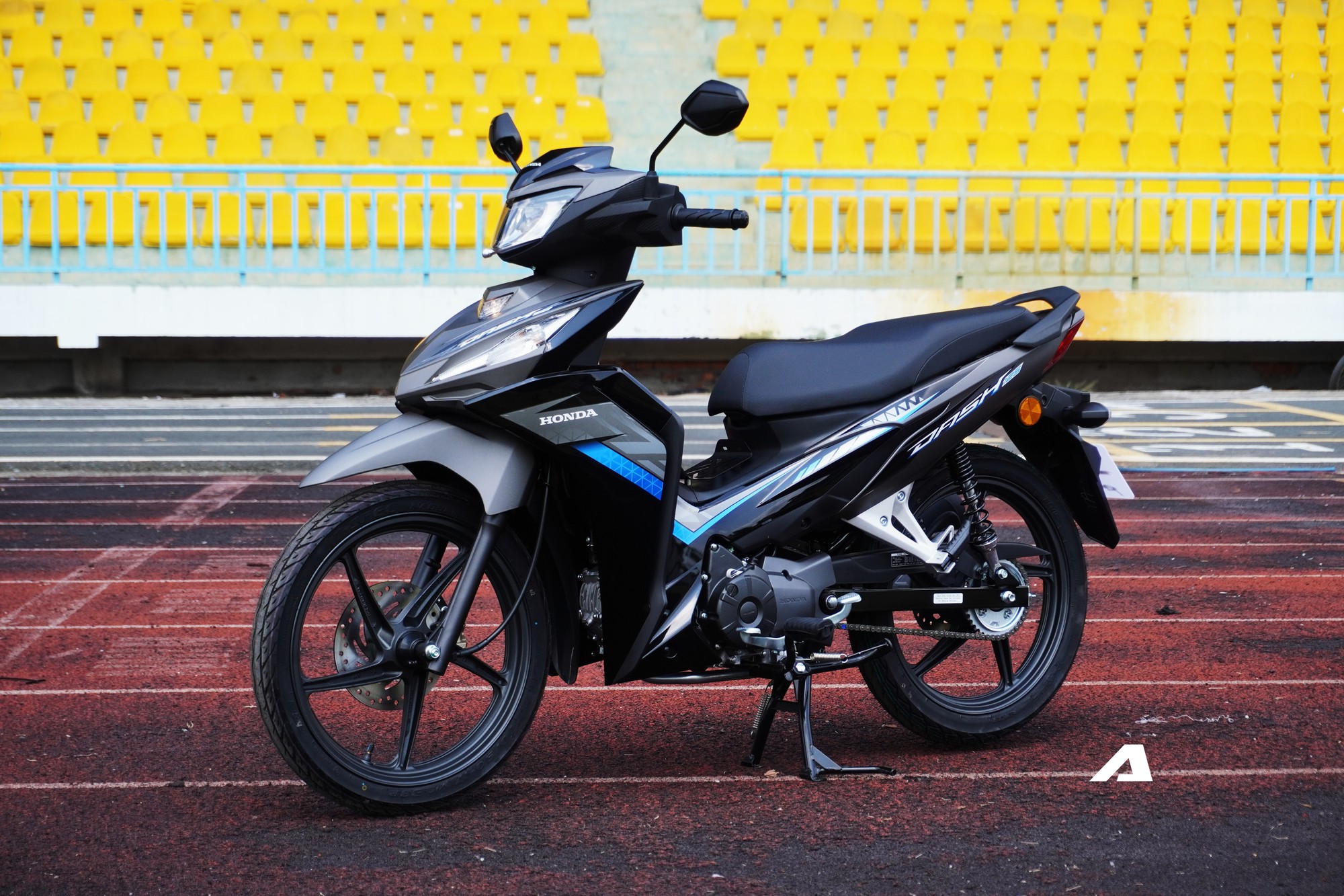 Honda Dash 125 2026 mở bán tại Việt Nam: Xe số giá hơn SH 125i, có phanh đĩa sau như xe thể thao - Ảnh 1