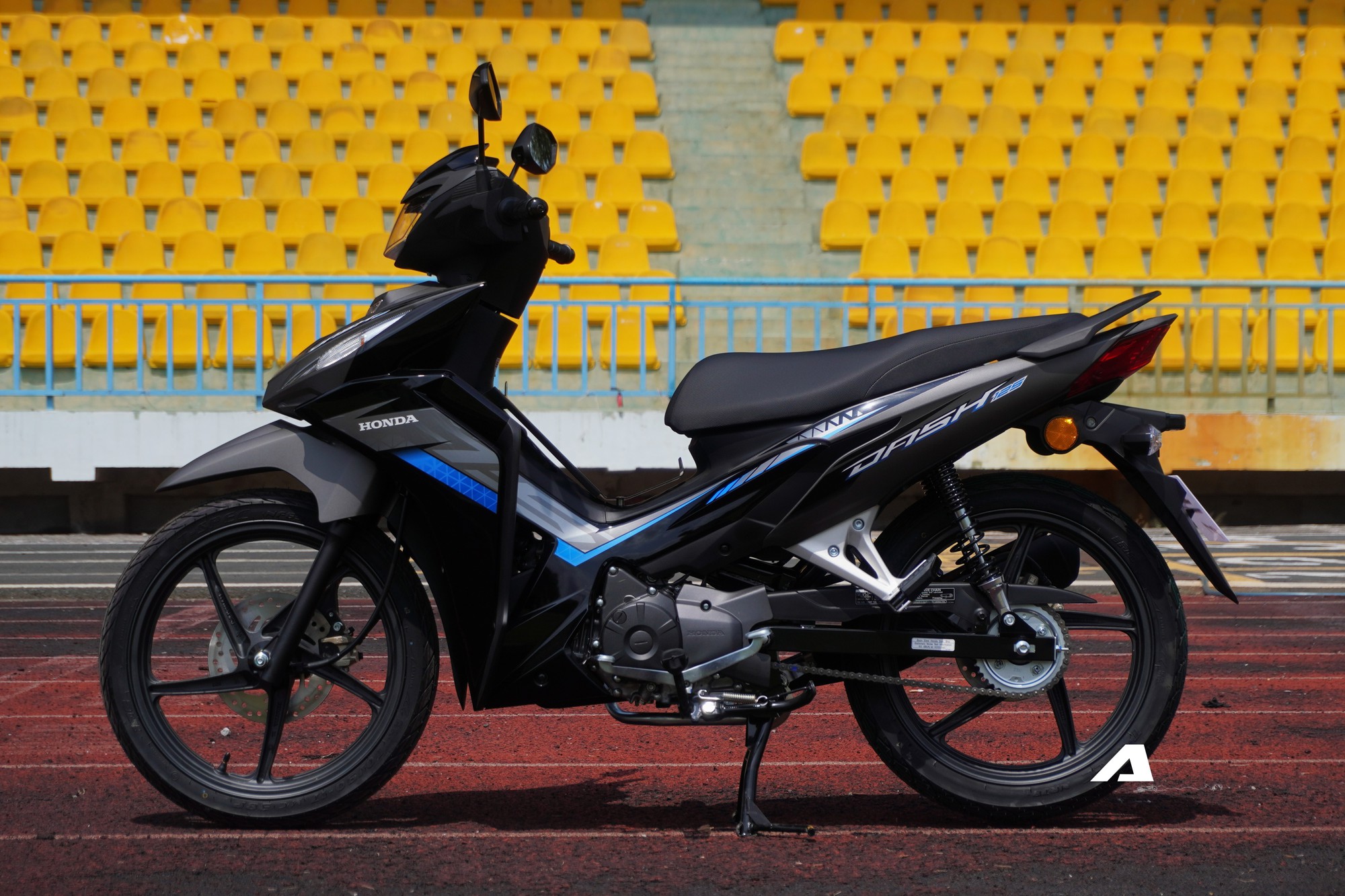 Honda Dash 125 2026 mở bán tại Việt Nam: Xe số giá hơn SH 125i, có phanh đĩa sau như xe thể thao - Ảnh 4