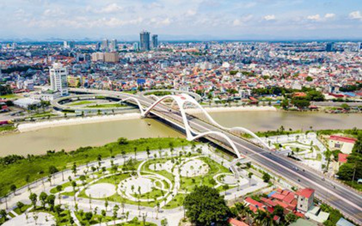 Thị trường BĐS tại thành phố liên tục tăng trưởng 2 con số suốt 11 năm, có loạt ông lớn nhập cuộc hiện nay thế nào?