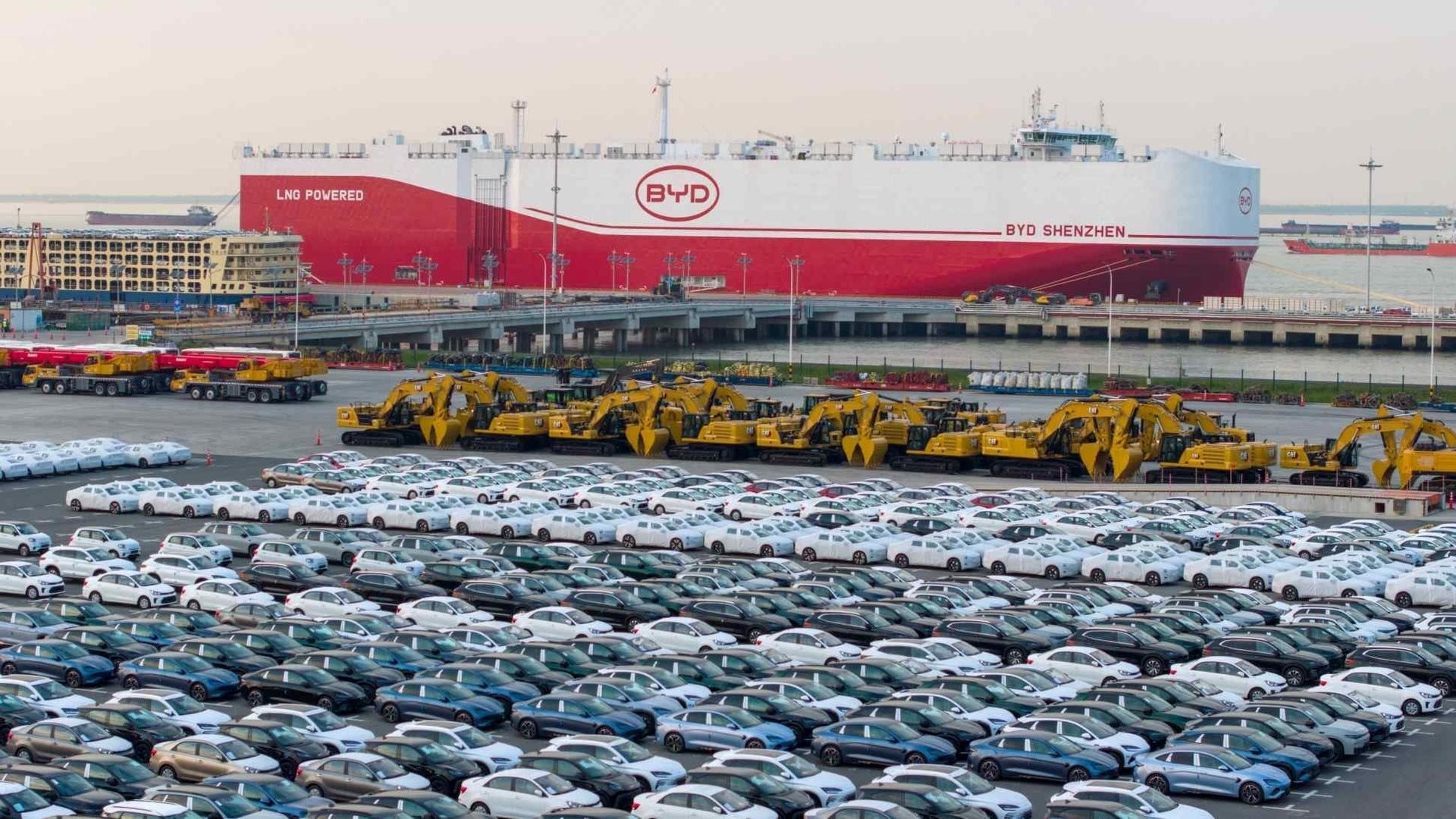 Thị trường nội địa lao dốc, một cường quốc ô tô châu Á lại 'bùng nổ' ở nước ngoài: Xuất khẩu tăng gần 74%, đạt 700.000 xe trong 1 tháng - Ảnh 1