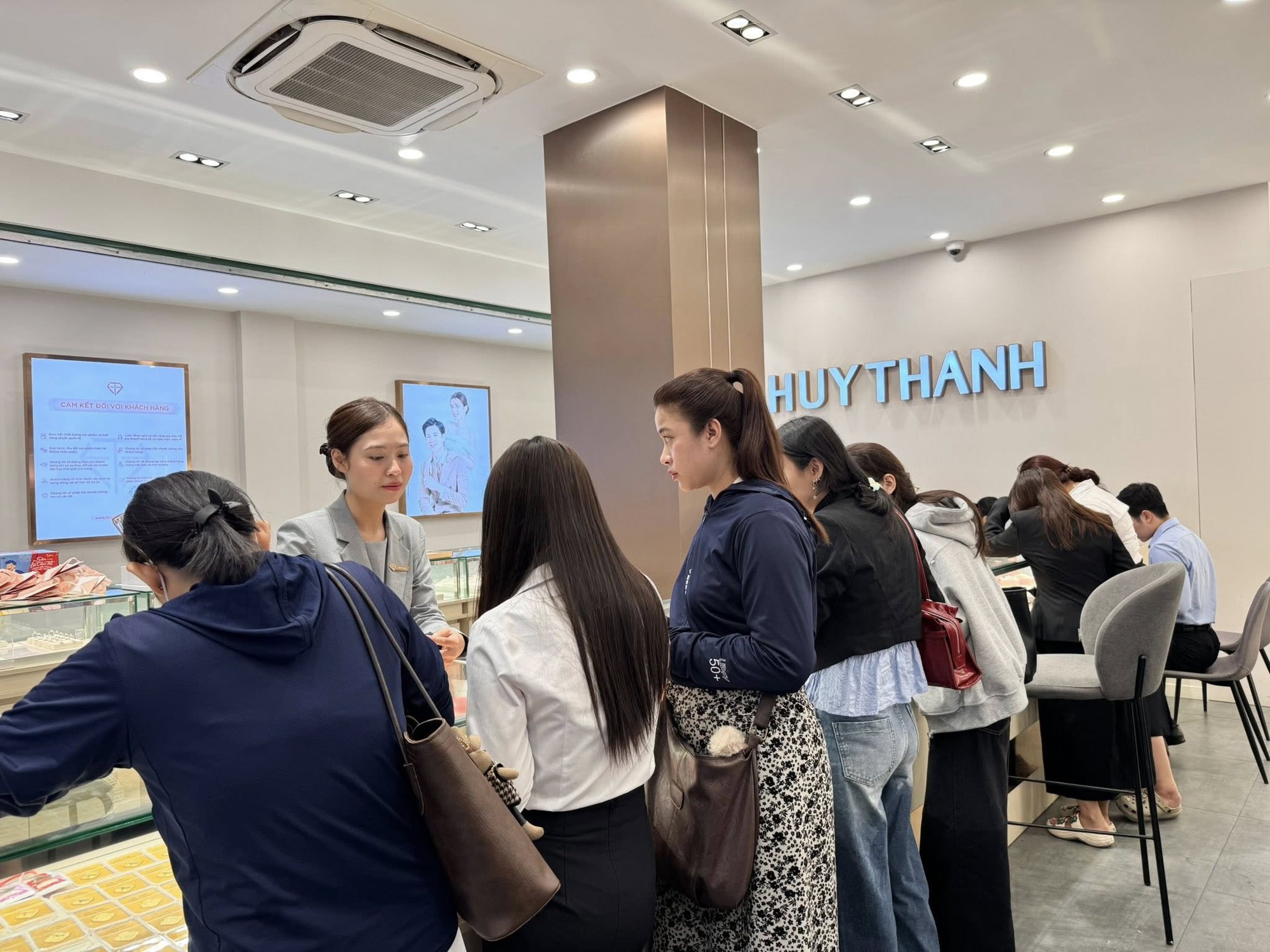 Huy Thanh Jewelry nói gì sau thông tin kê khai thuế sai? - Ảnh 1