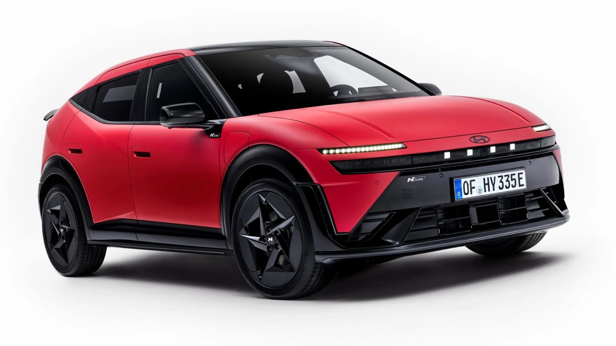 Hyundai ra mắt ô tô điện 'đàn em' của Ioniq 5: Dáng hatchback lạ mắt, tầm hoạt động tối đa gần 500 km - Ảnh 1