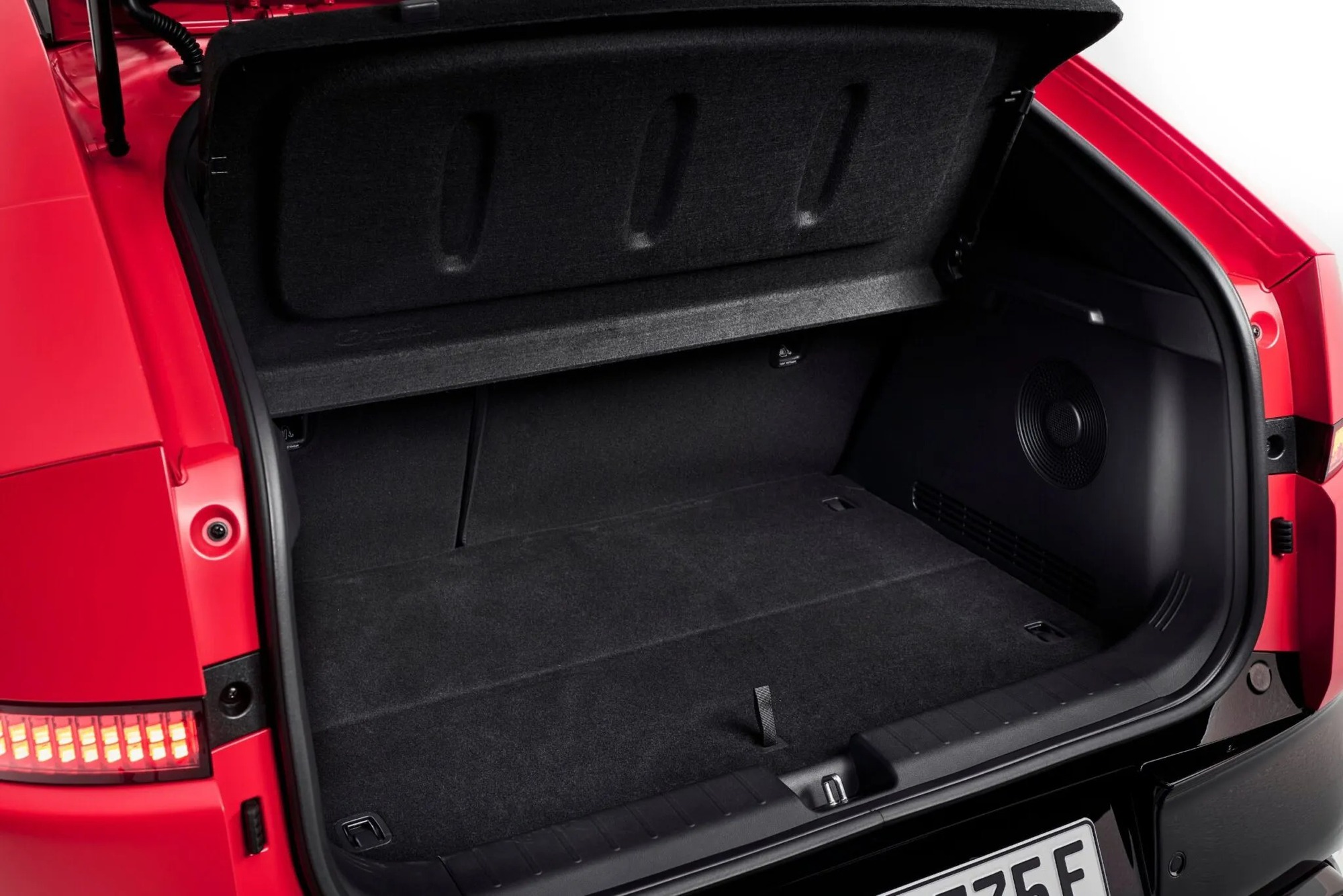 Hyundai ra mắt ô tô điện 'đàn em' của Ioniq 5: Dáng hatchback lạ mắt, tầm hoạt động tối đa gần 500 km - Ảnh 7