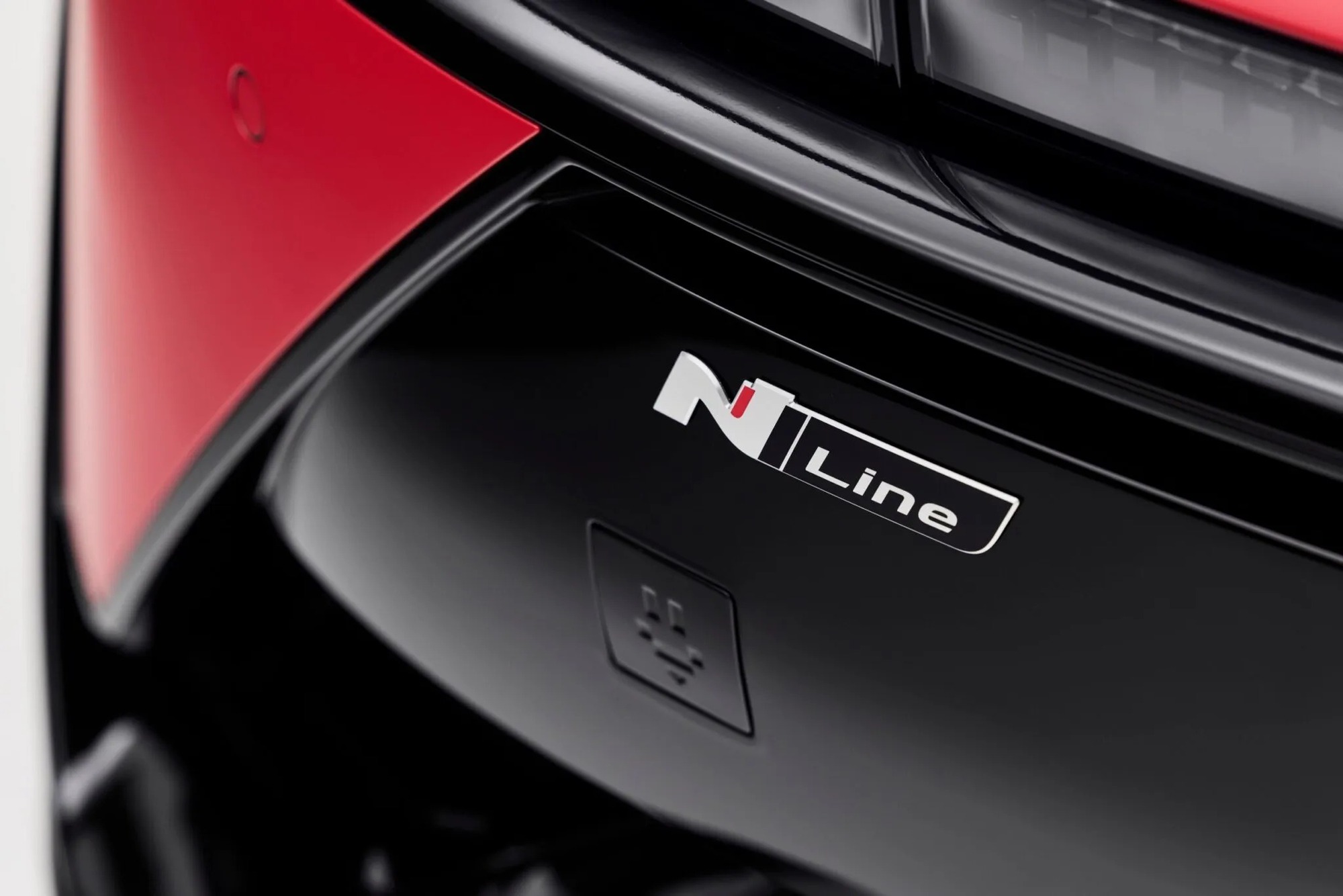 Hyundai ra mắt ô tô điện 'đàn em' của Ioniq 5: Dáng hatchback lạ mắt, tầm hoạt động tối đa gần 500 km - Ảnh 8