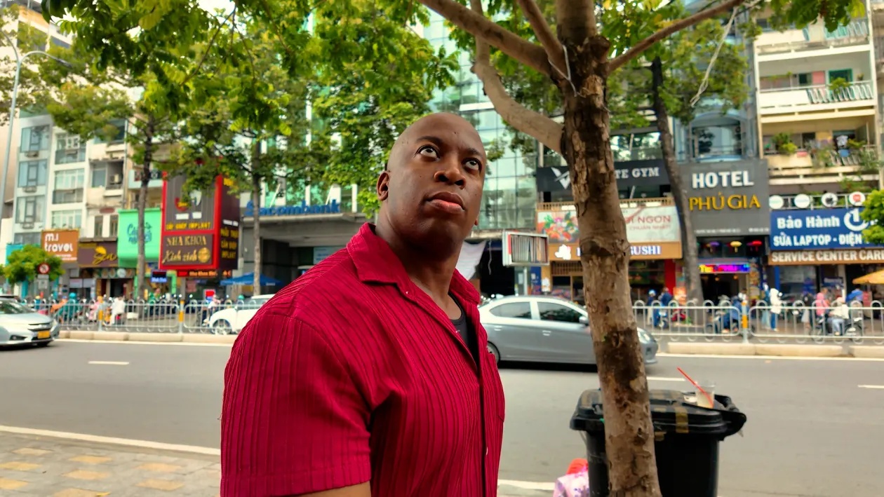 Cựu quân nhân Mỹ quyết định đến Việt Nam sống vì 1 điều trái ngược hoàn toàn với cuộc sống ở Mỹ - Ảnh 1