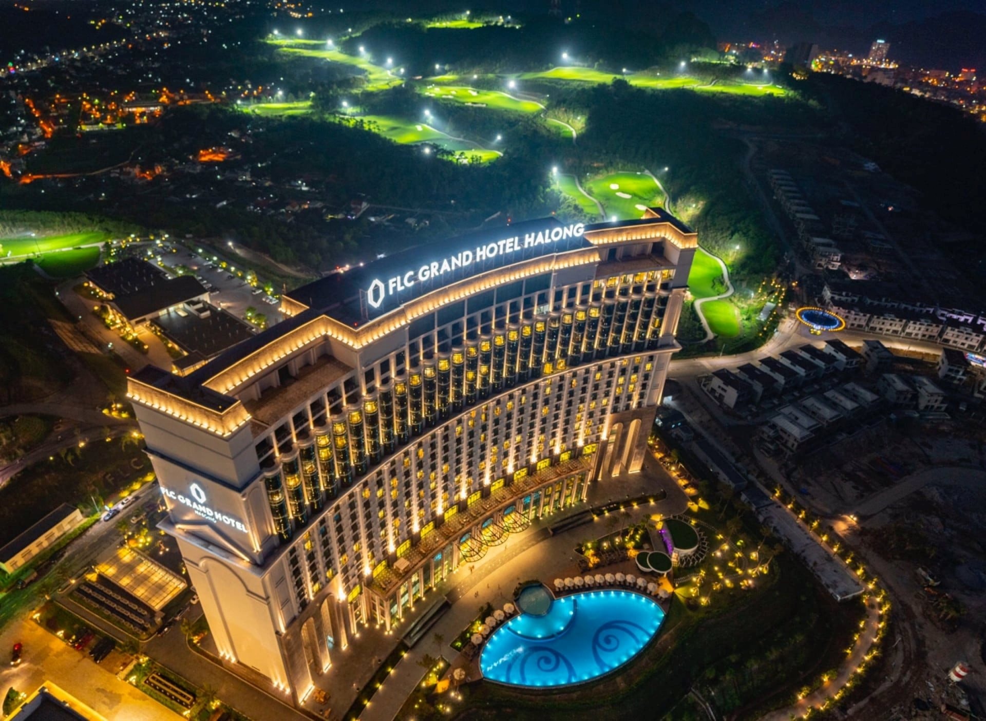 UBND tỉnh Quảng Ninh yêu cầu Tập đoàn FLC giải quyết dứt điểm các dự án tồn đọng, hoàn tất nghĩa vụ tài chính với Nhà nước - Ảnh 1