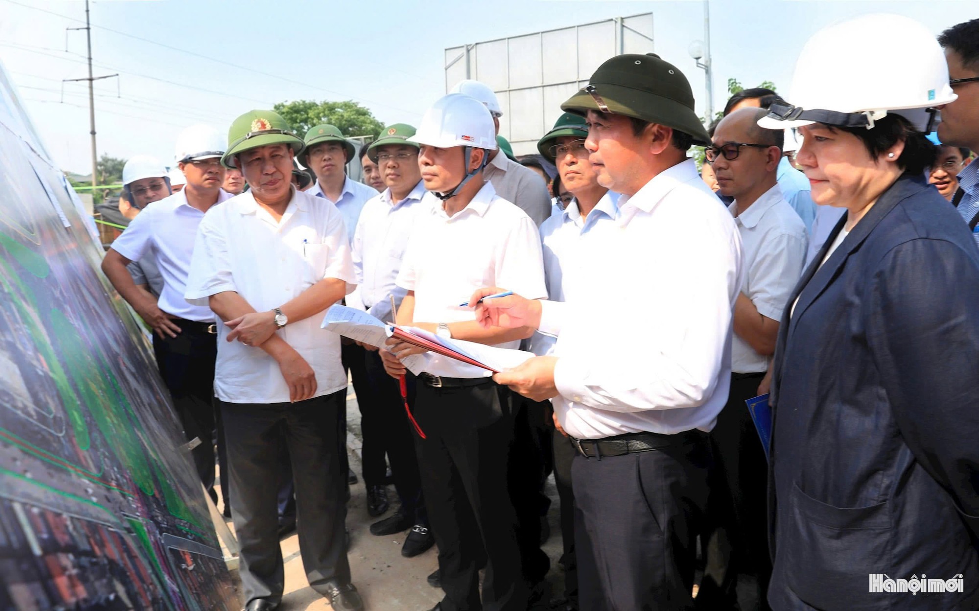 Bí thư Thành ủy Hà Nội Trần Đức Thắng yêu cầu cam kết tiến độ 3 dự án trọng điểm - Ảnh 4