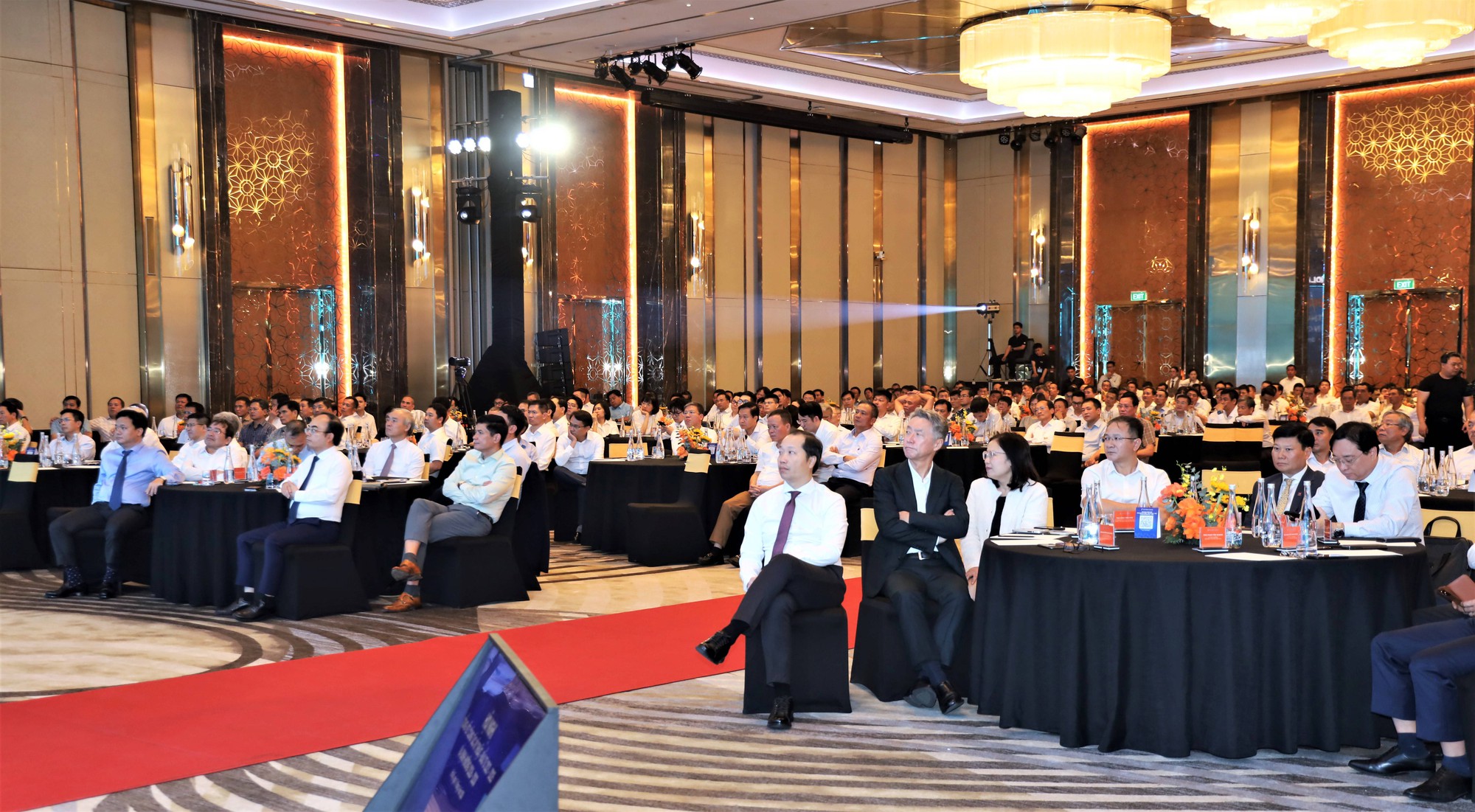 Lời cảnh báo từ Chủ tịch đầu mối xăng dầu lớn nhất Việt Nam: "Nếu không thay đổi, chúng ta sẽ tụt lại ngay trên chính thị trường của mình" - Ảnh 2