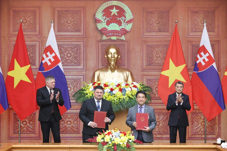 Việt Nam, Slovakia trao nhiều văn kiện hợp tác quan trọng - Ảnh 6