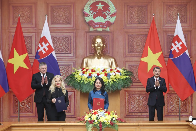 Việt Nam, Slovakia trao nhiều văn kiện hợp tác quan trọng - Ảnh 3