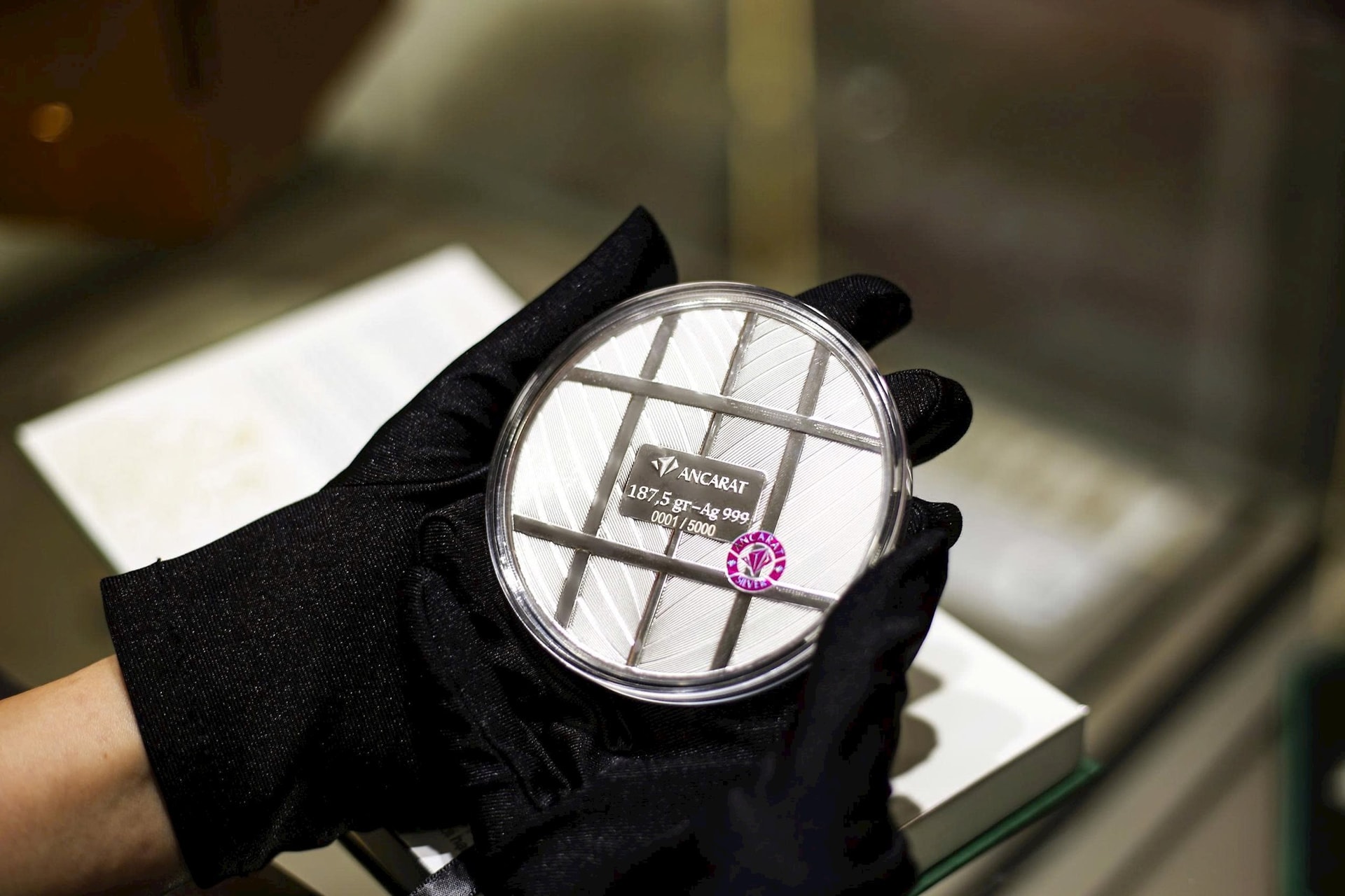 Sáng 14/4: Giá bạc tăng gần 2 triệu đồng/kg - Ảnh 1