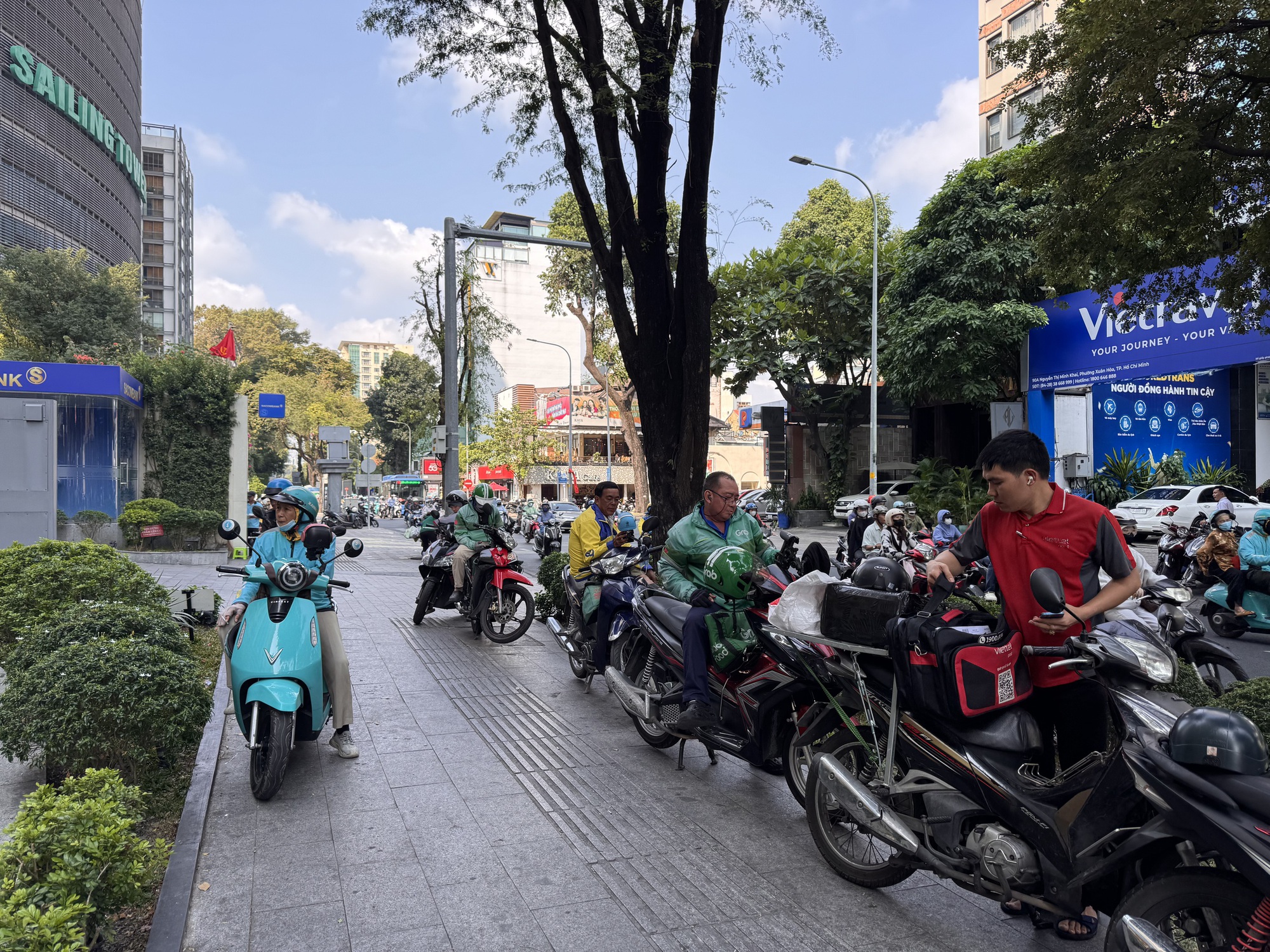 Động thái mới của các hãng gọi xe công nghệ từ đầu tháng 4 - Ảnh 1