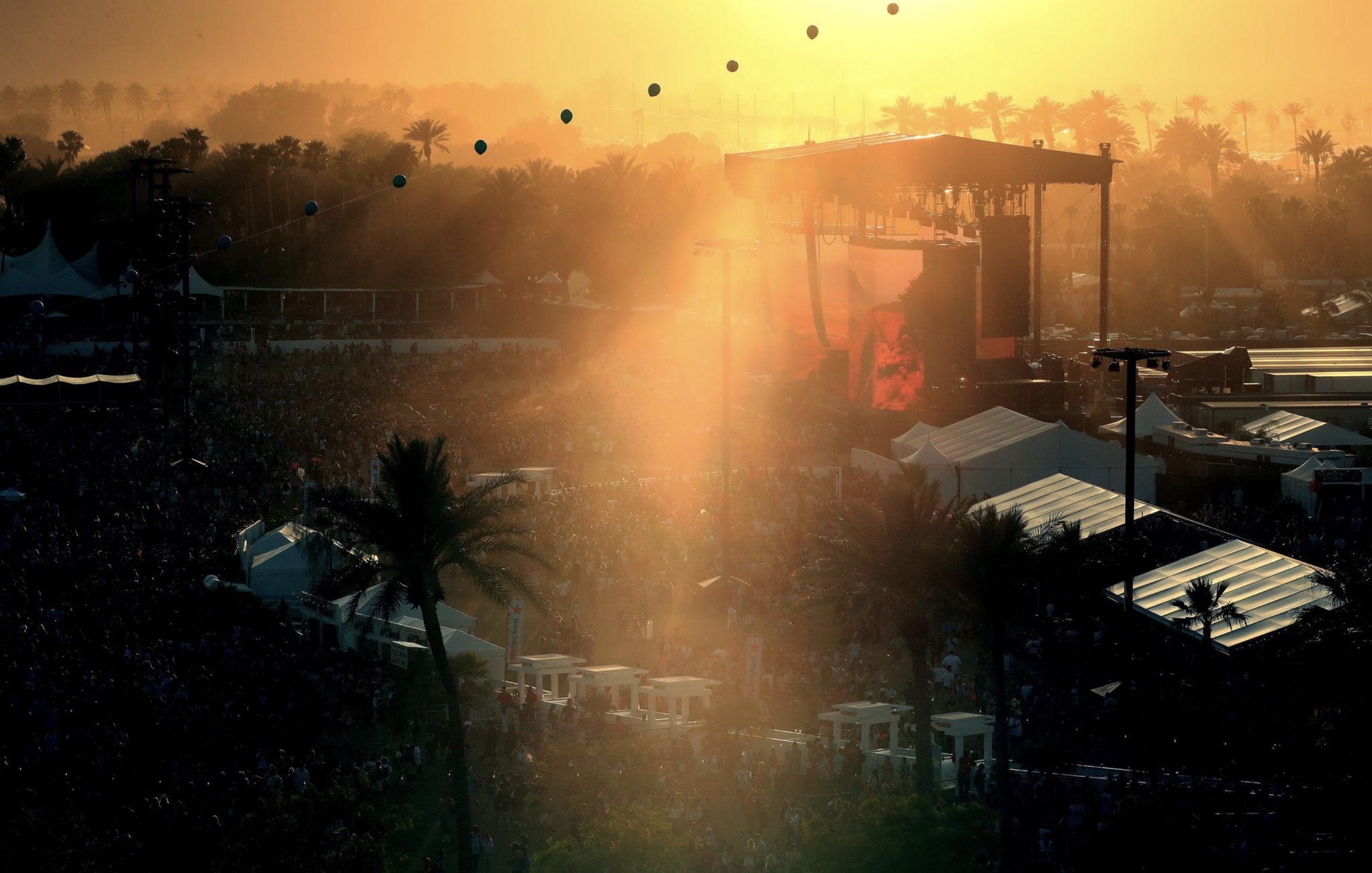 Sau ánh đèn Coachella: Cỗ máy kiếm tiền lớn nhất của ngành âm nhạc được vận hành như thế nào? - Ảnh 2