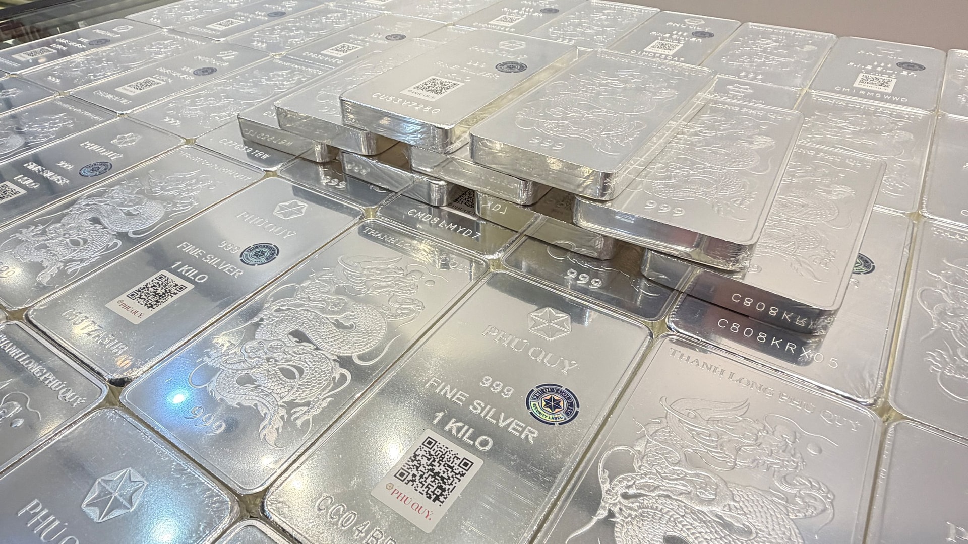 Sáng nay, giá bạc quay đầu giảm - Ảnh 1