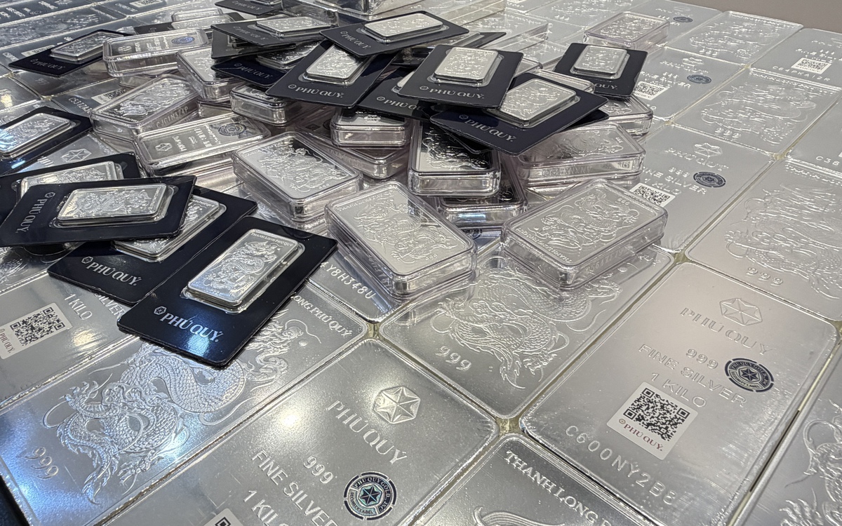 Sáng nay, giá bạc đồng loạt giảm