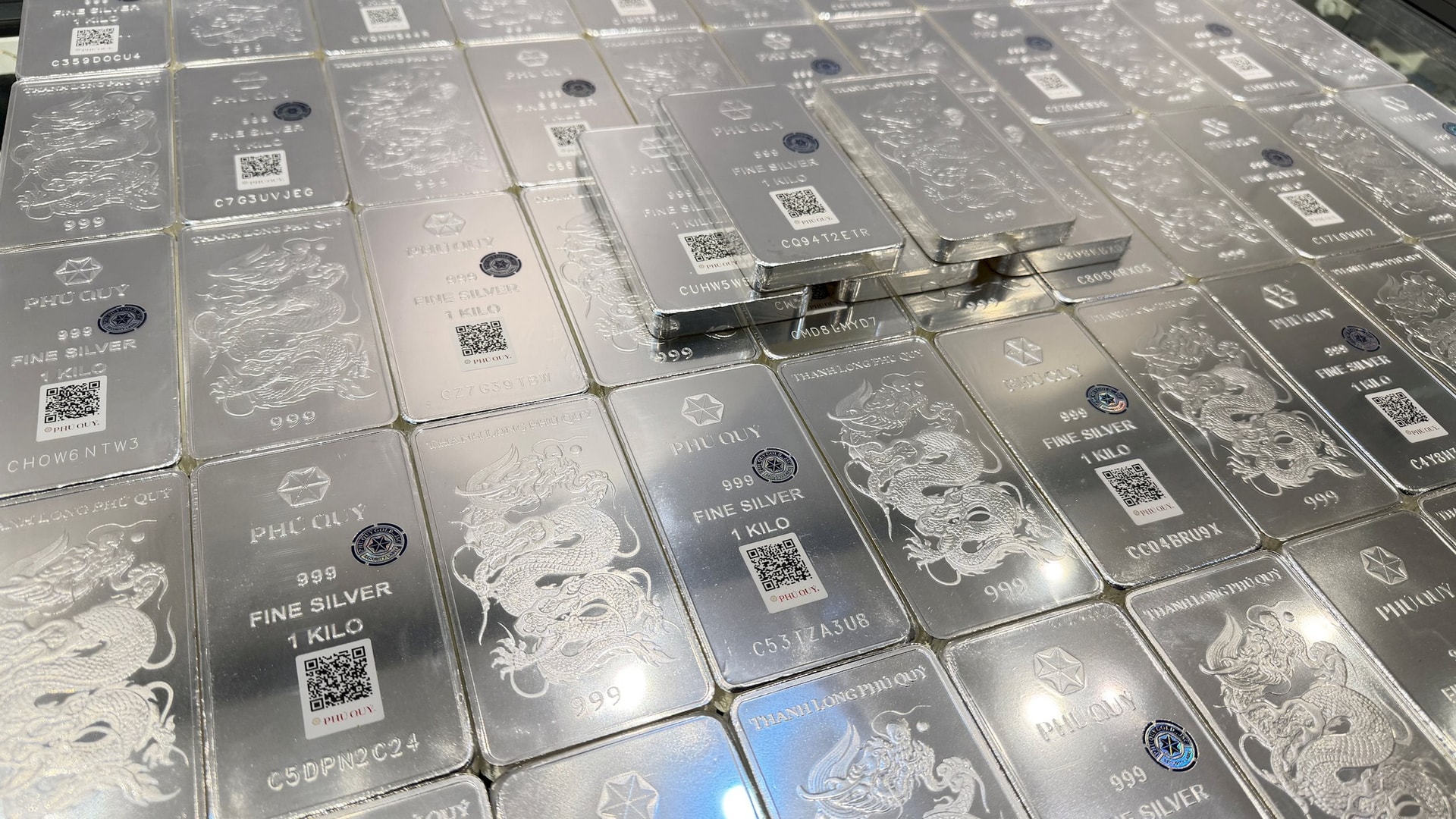 Giá bạc thỏi duy trì trên 80 triệu đồng/kg - Ảnh 1