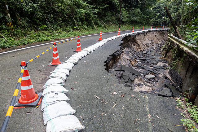 Từ bao cát 1.500 năm tuổi đến Robot AI: Sự lột xác của công nghệ cầu đường Nhật Bản - Ảnh 2