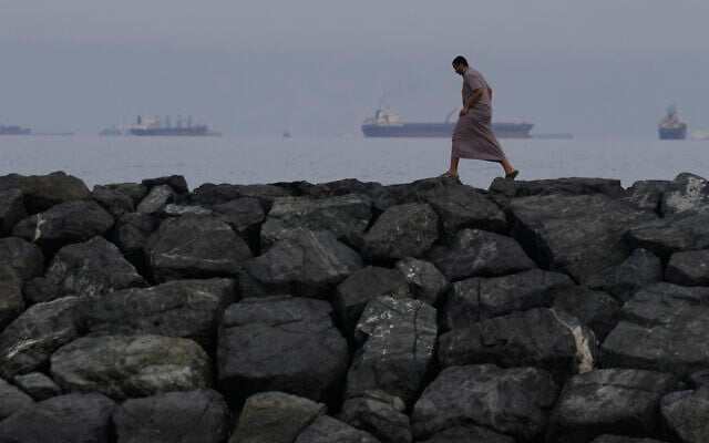 Đàm phán "lịch sử" bắt đầu, ông Donald Trump nói Iran “thua đậm” - Ảnh 1