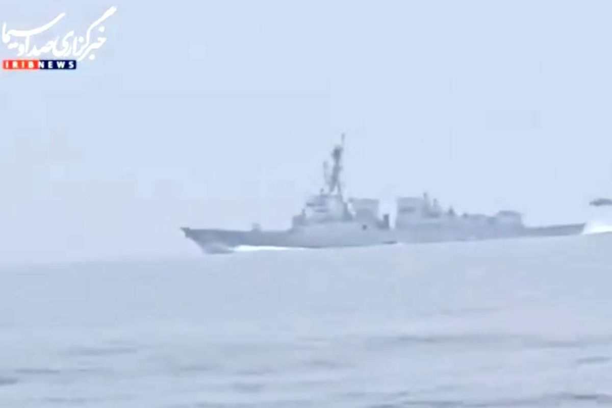 Iran công bố ghi âm phát "cảnh báo cuối cùng” với tàu chiến Mỹ tại eo biển Hormuz - Ảnh 1