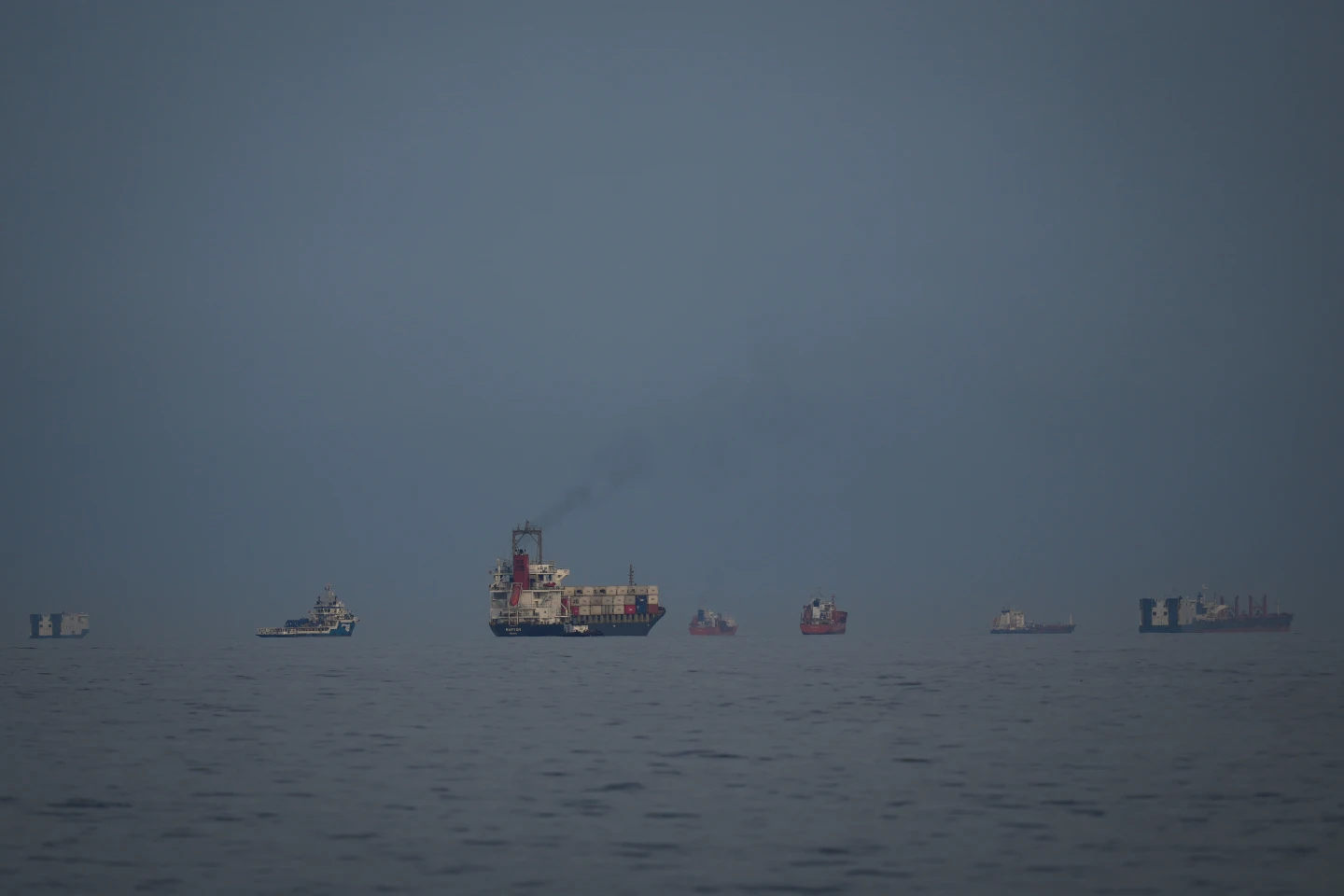 Pháp và Anh thúc đẩy khai thông eo biển Hormuz, bao gồm giải pháp quân sự - Ảnh 2