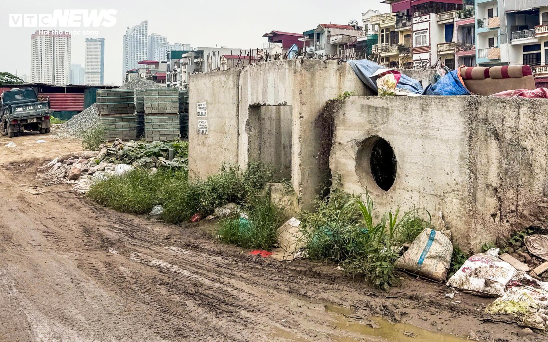 Hà Nội: Dự án thoát nước gần 7.500 tỷ vẫn ngổn ngang sau hơn một thập kỷ thi công - Ảnh 7