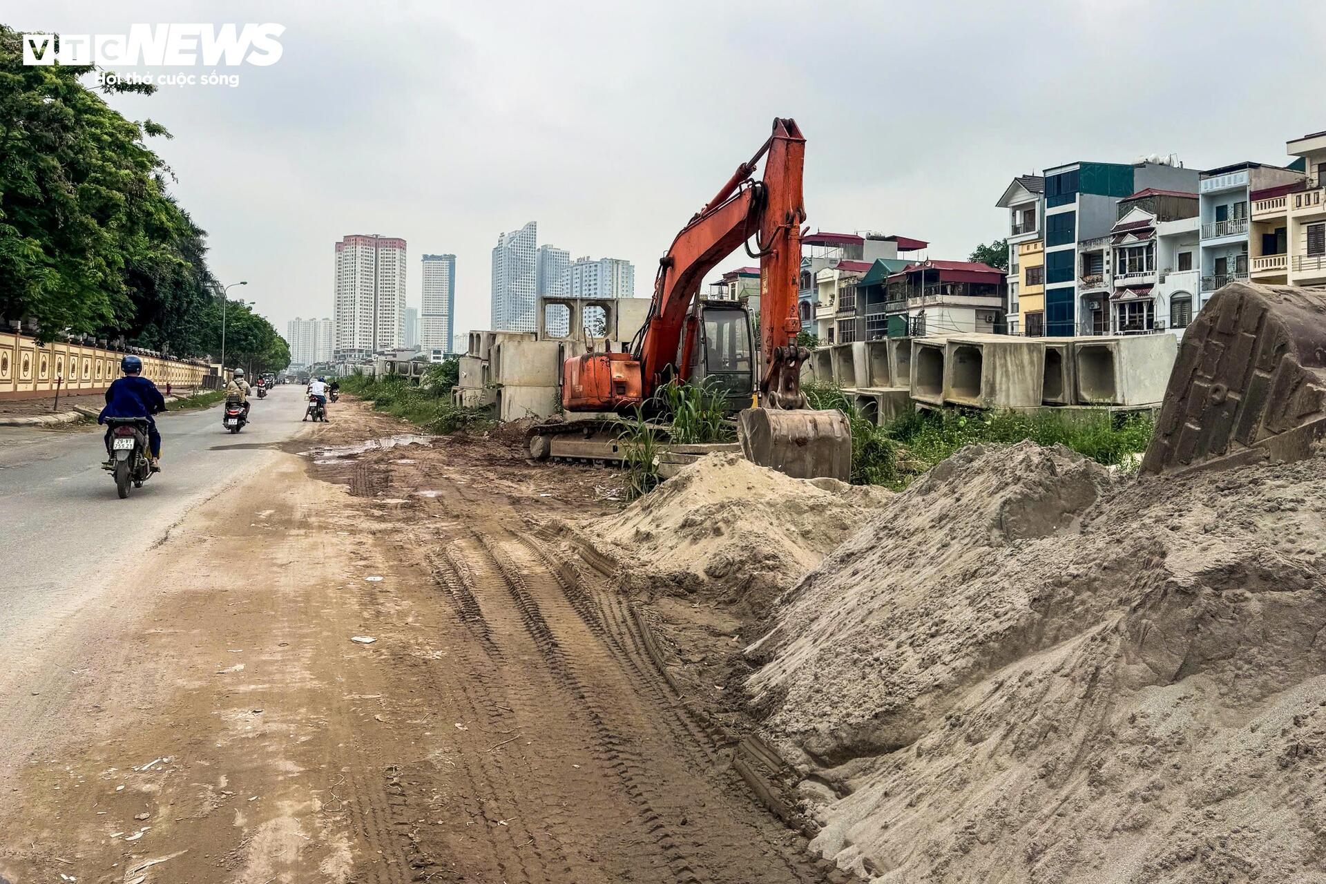 Hà Nội: Dự án thoát nước gần 7.500 tỷ vẫn ngổn ngang sau hơn một thập kỷ thi công - Ảnh 8