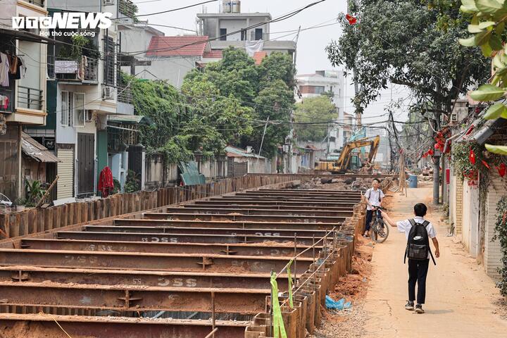 Hà Nội tăng tốc thi công kênh 920 tỷ đồng dẫn nước 'hồi sinh' sông Tô Lịch - Ảnh 5
