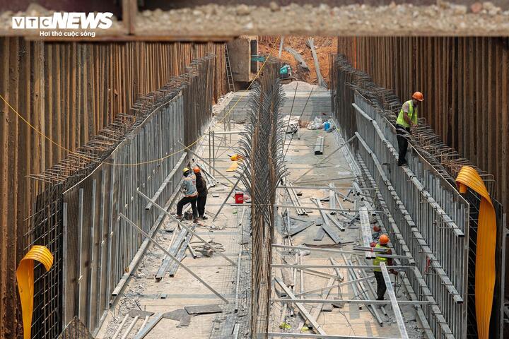 Hà Nội tăng tốc thi công kênh 920 tỷ đồng dẫn nước 'hồi sinh' sông Tô Lịch - Ảnh 10