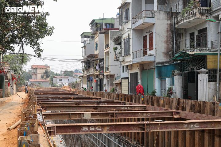 Hà Nội tăng tốc thi công kênh 920 tỷ đồng dẫn nước 'hồi sinh' sông Tô Lịch - Ảnh 4