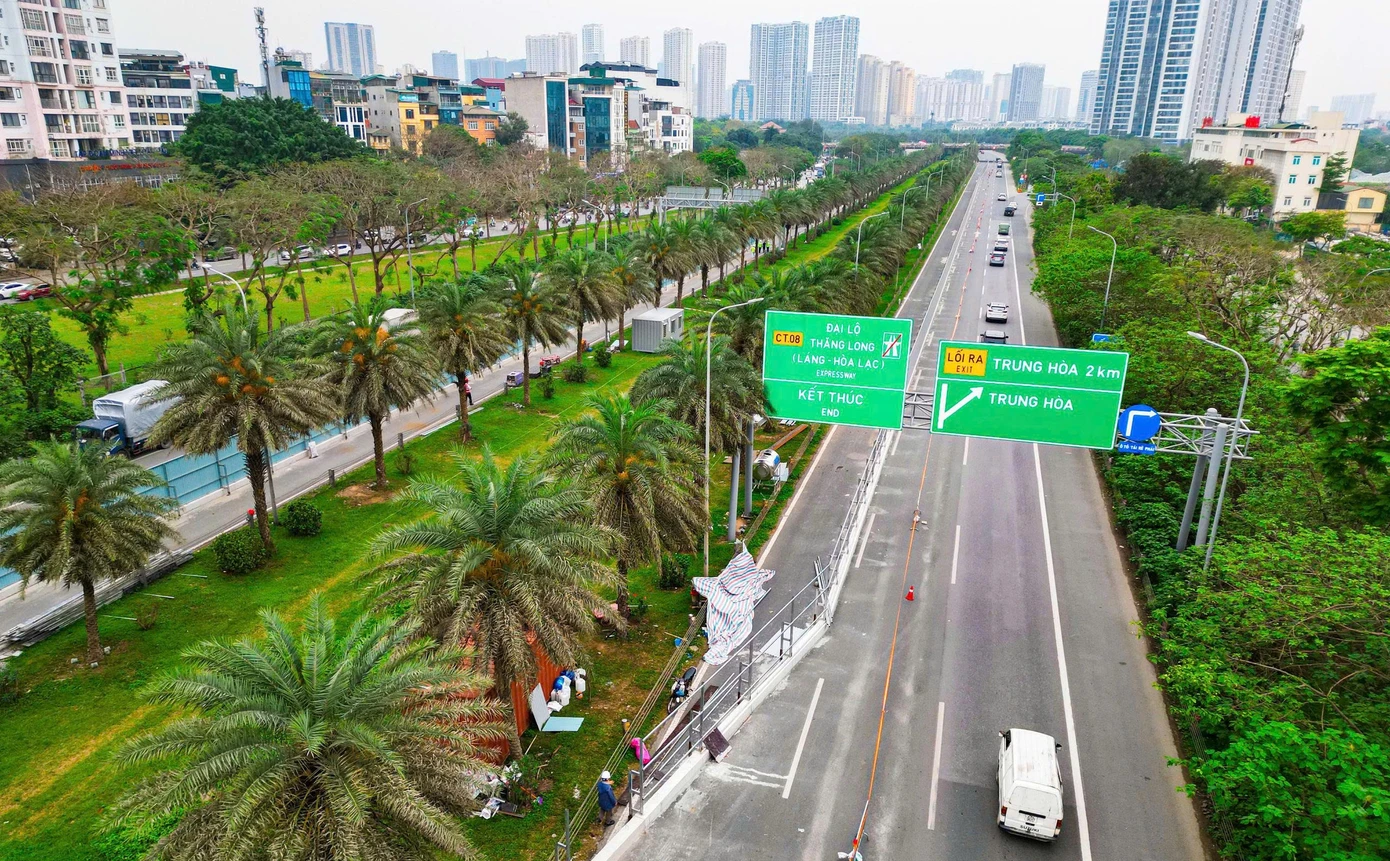 Rào chắn gần 700m Đại lộ Thăng Long để thi công Metro số 5 - Ảnh 2