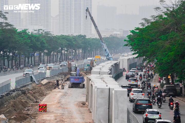 Phố trung tâm Hà Nội bị đào xới: Hệ quả của việc hạ tầng 'chạy sau' phát triển đô thị - Ảnh 3