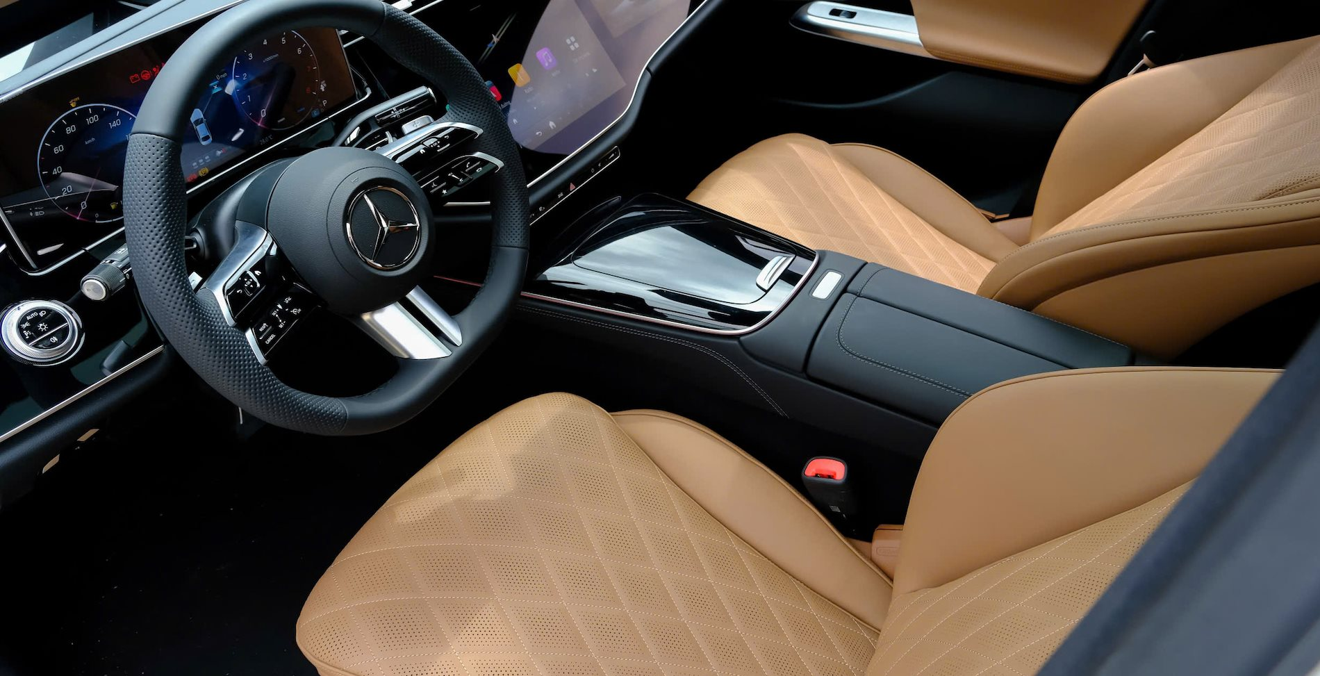 Cầm lái Mercedes-Benz E300 2025: Khi sedan hạng sang quay về đúng bản chất 'đi để tận hưởng' - Ảnh 6