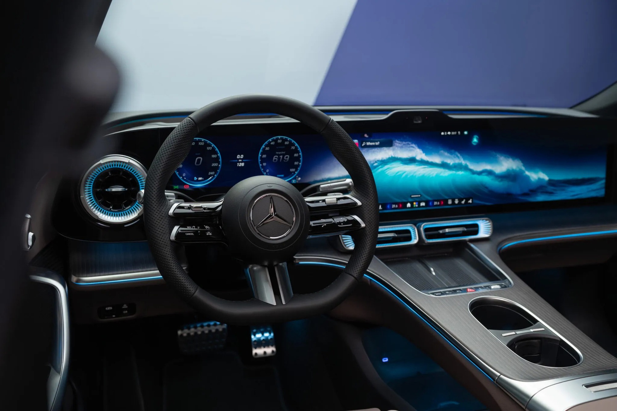 Mercedes-Benz chính thức trình làng C-Class bản EV, 1 lần sạc đi được từ Hà Nội đến Đà Nẵng - Ảnh 7