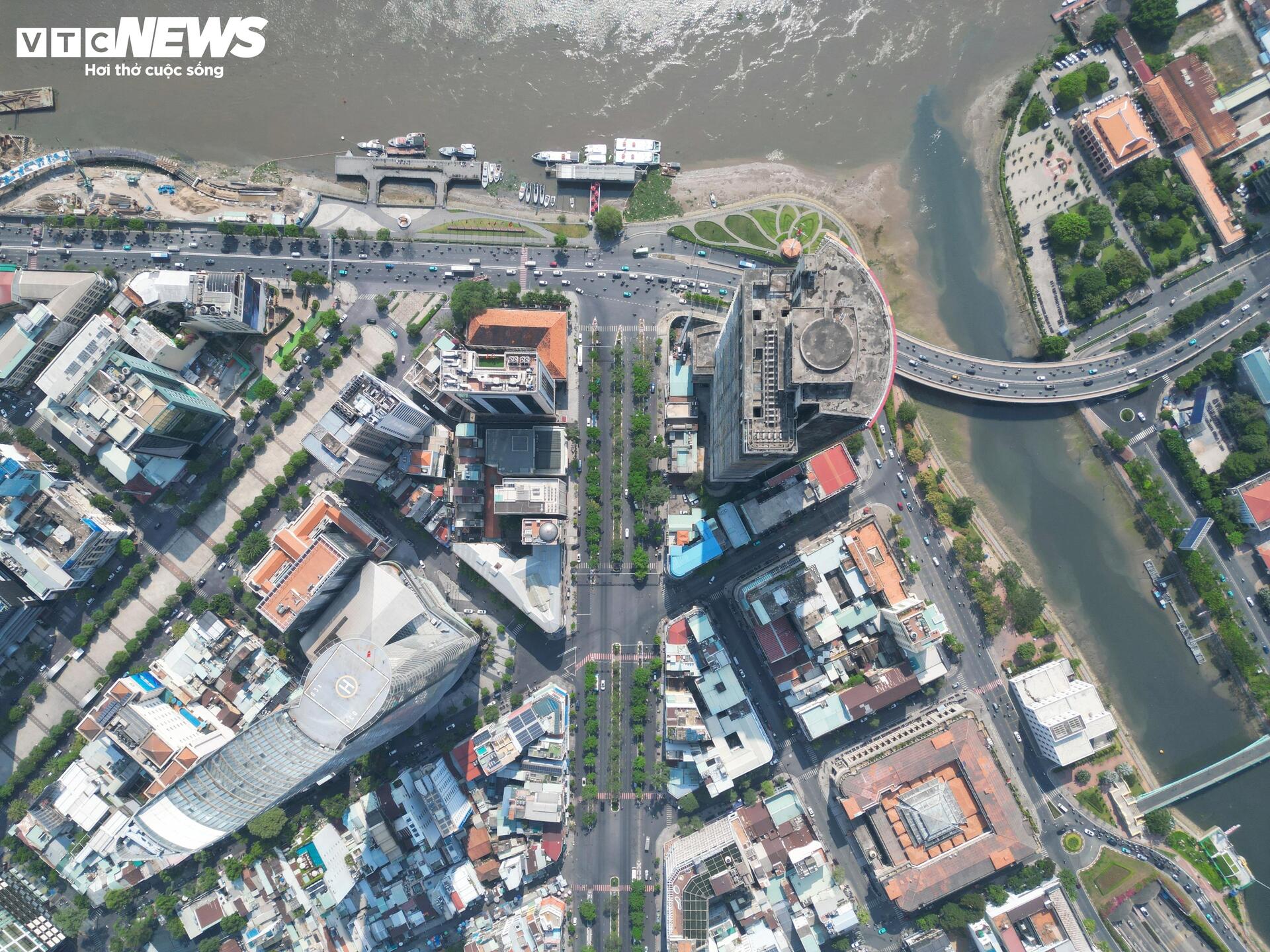 Cận cảnh vị trí sẽ xây dựng 2 tuyến Metro ngầm xuyên sông Sài Gòn - Ảnh 4