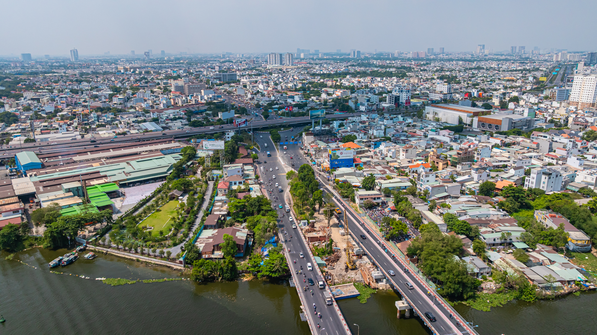 Toàn cảnh cửa ngõ sắp được đầu tư 6.300 tỷ để “đại phẫu”, mở rộng lên 14 làn xe ở TP.HCM - Ảnh 1