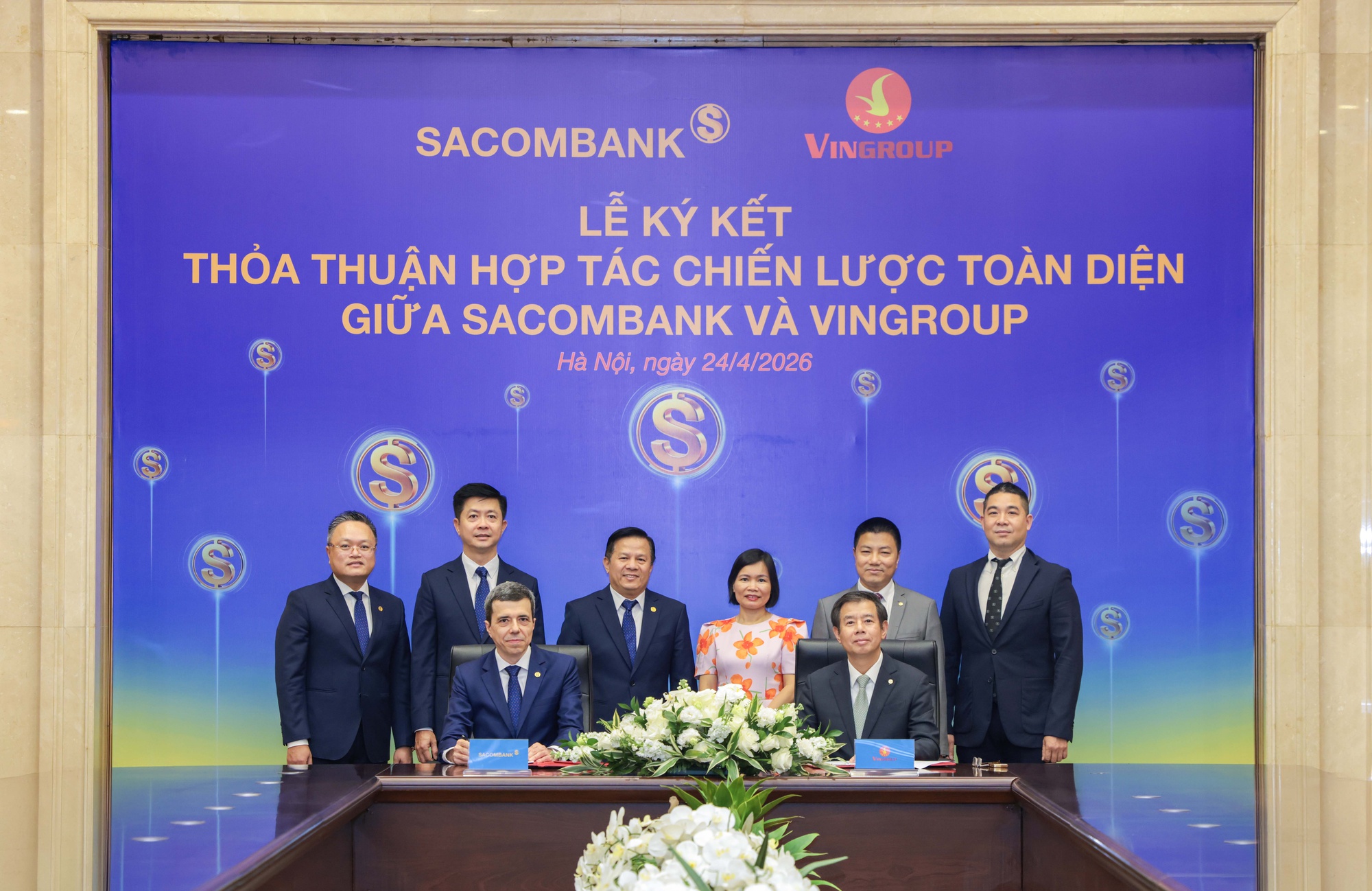 SACOMBANK và Vingroup ký kết hợp tác chiến lược toàn diện - Ảnh 1