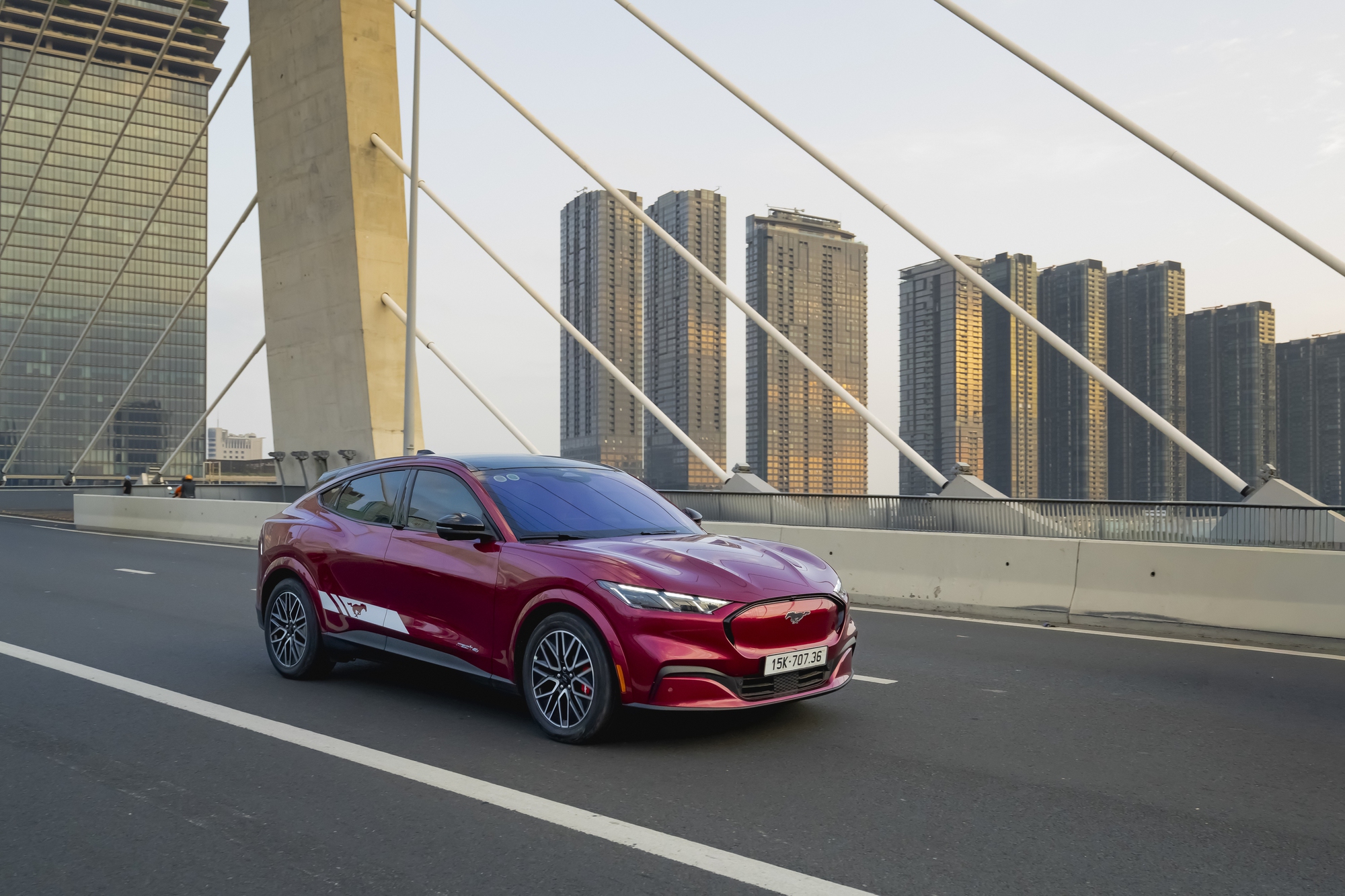 Mẫu xe điện đầu tiên của Ford tại Việt Nam bất ngờ giảm giá gần 1 tỷ đồng - Ảnh 2