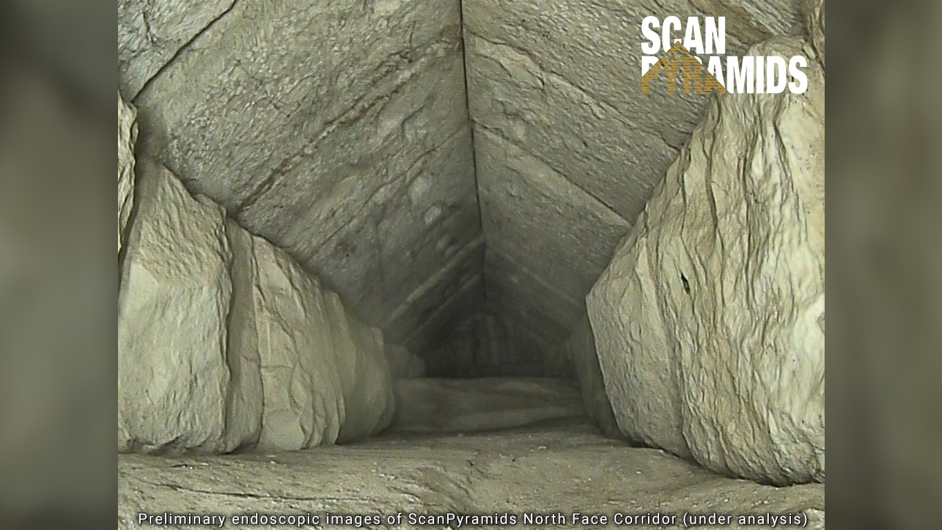 Dùng tia vũ trụ quét bên trong Kim tự tháp Giza, phát hiện bí mật không tưởng bị niêm phong suốt 4.500 năm - Ảnh 1