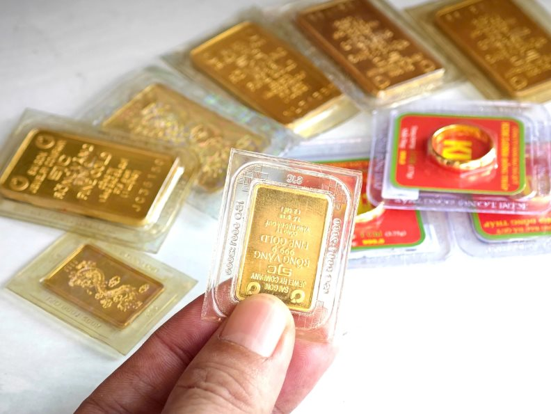 Giá vàng tuần qua (20/4 - 26/4): Vàng miếng, vàng nhẫn đồng loạt giảm, mất tới 2,5 triệu đồng/lượng - Ảnh 1