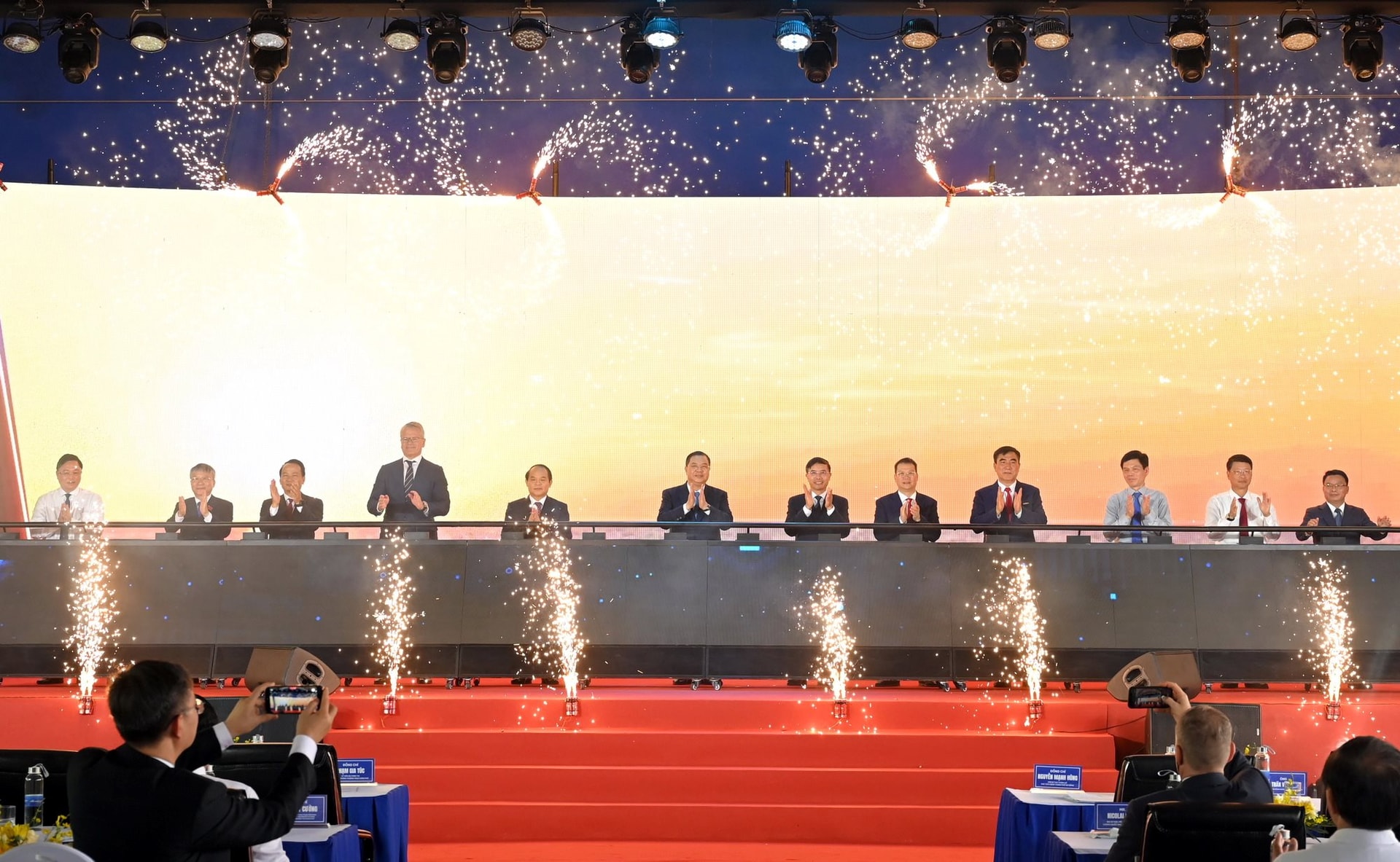 Khởi công “siêu cảng” 2 tỷ USD Liên Chiểu: Kích hoạt chuỗi logistics khổng lồ, mở toang cánh cửa tăng trưởng miền Trung - Ảnh 1