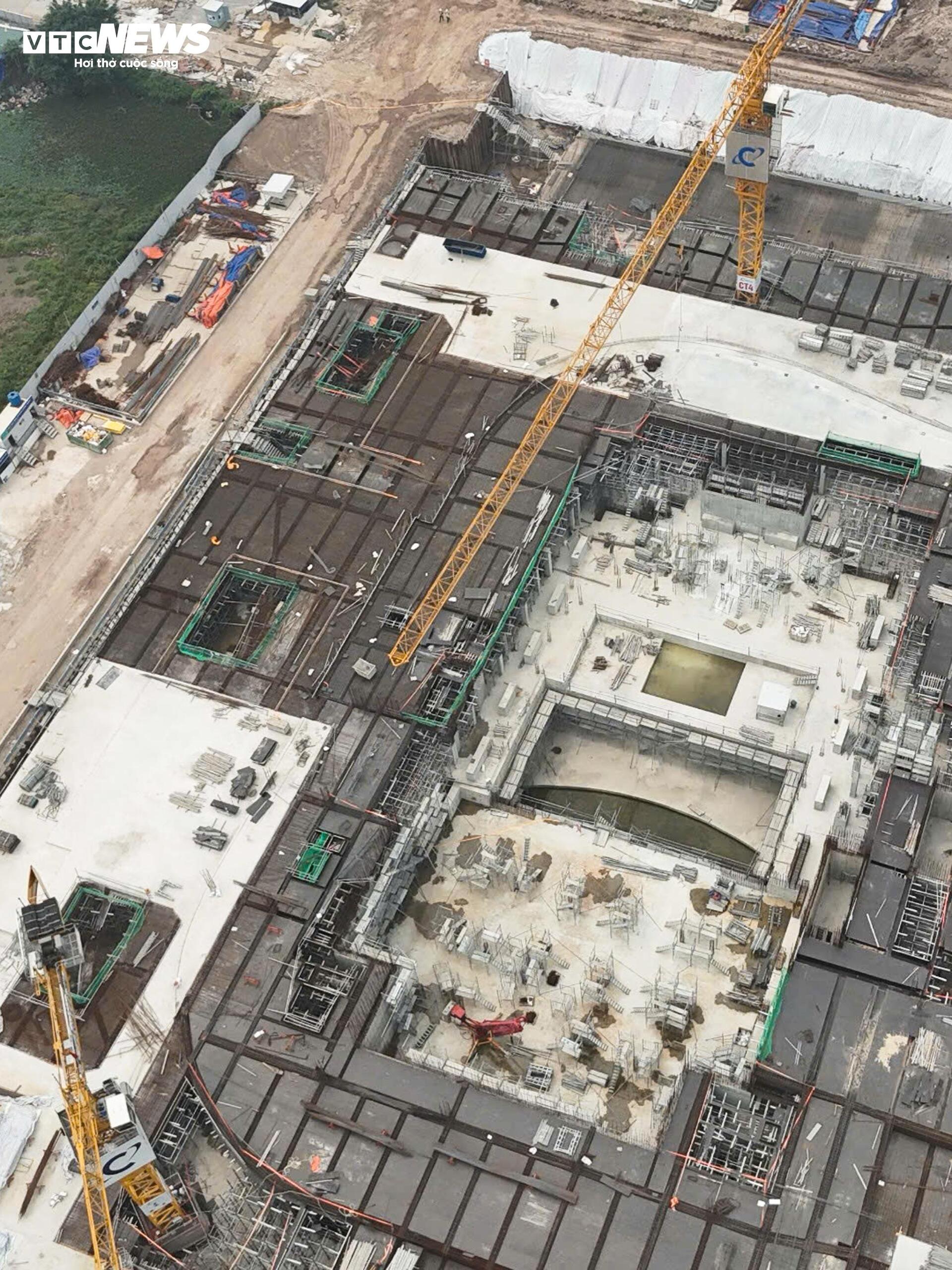 Cận cảnh nhà hát Opera Hà Nội dần lộ diện ở bán đảo Quảng An - Ảnh 7