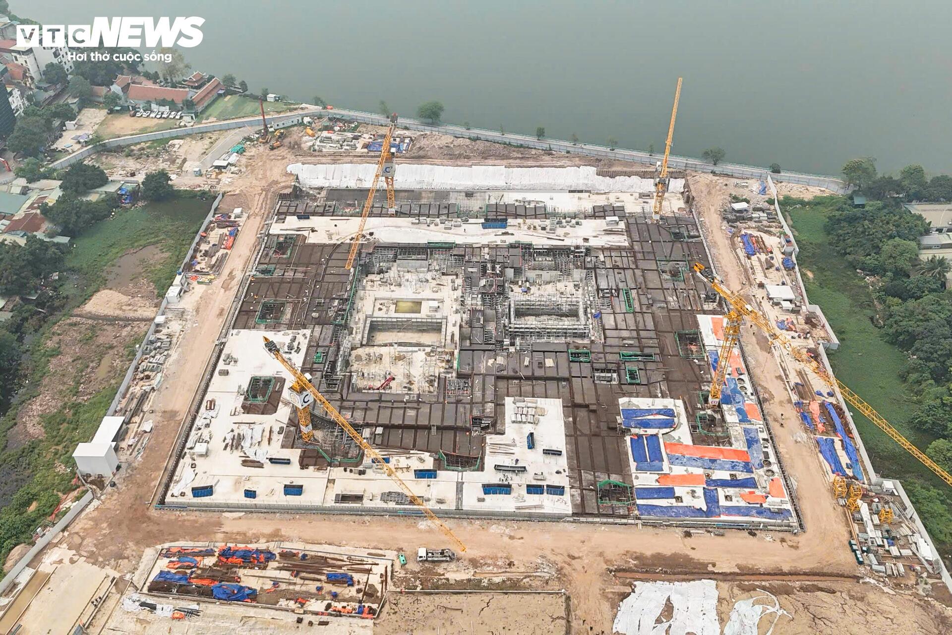 Cận cảnh nhà hát Opera Hà Nội dần lộ diện ở bán đảo Quảng An - Ảnh 8