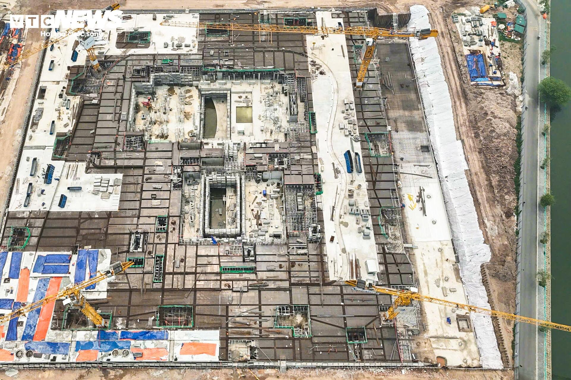 Cận cảnh nhà hát Opera Hà Nội dần lộ diện ở bán đảo Quảng An - Ảnh 5