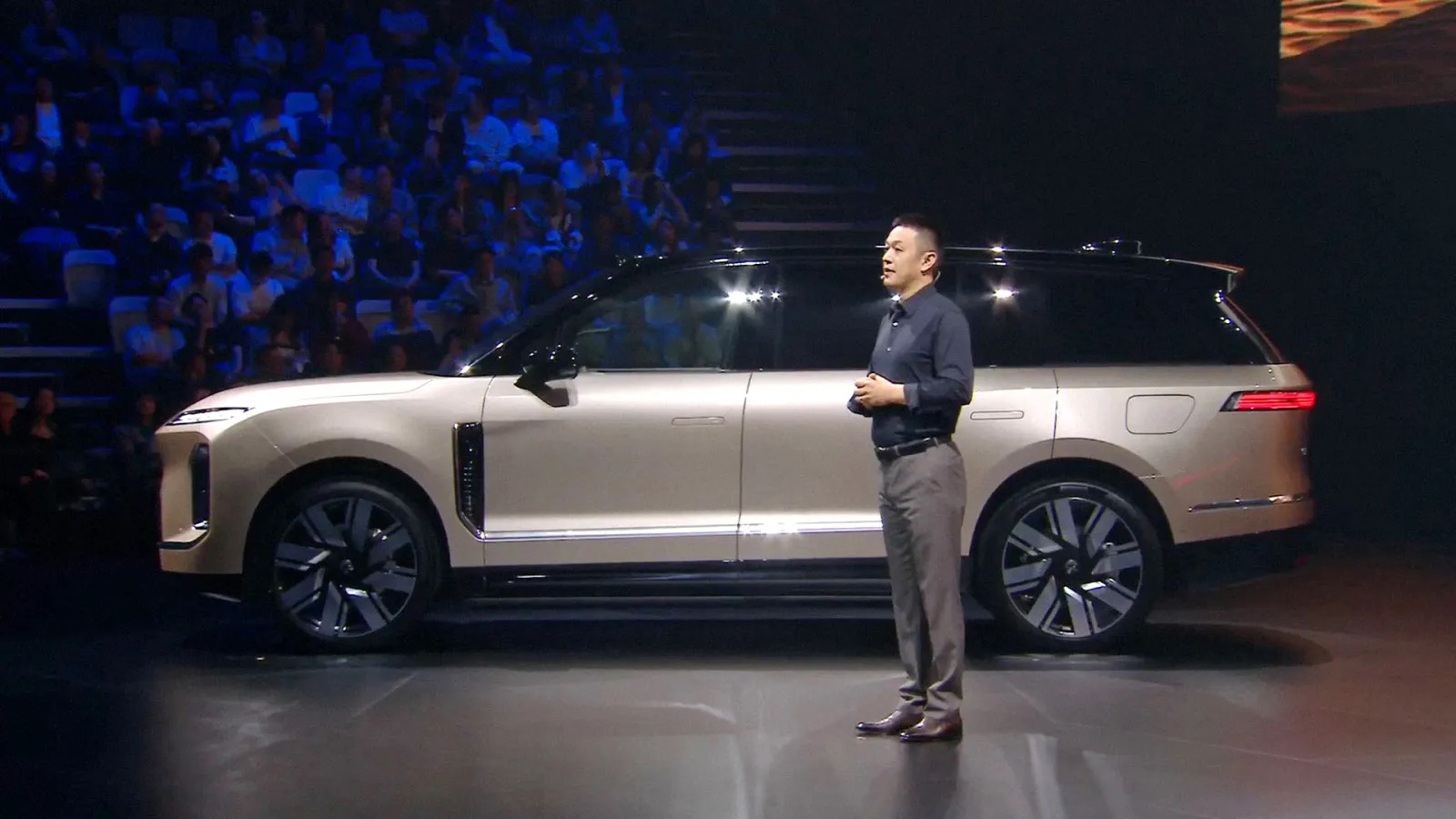 Tại triển lãm ngay sát Việt Nam này, các hãng nội địa đang nhắm giành khách của Porsche, Mercedes, BMW - Ảnh 1